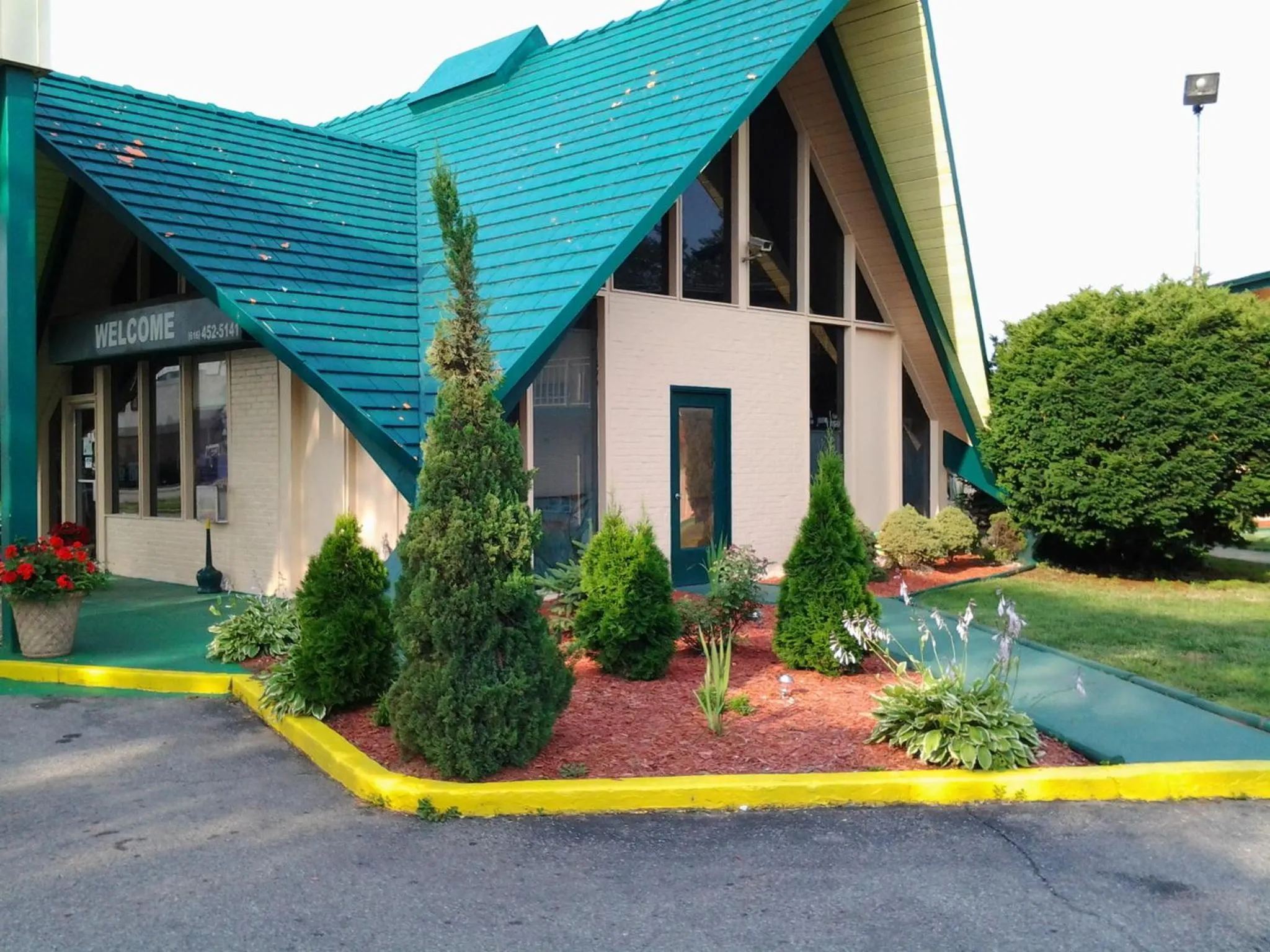 Garden in Budgetel Inn & Suites Hotel