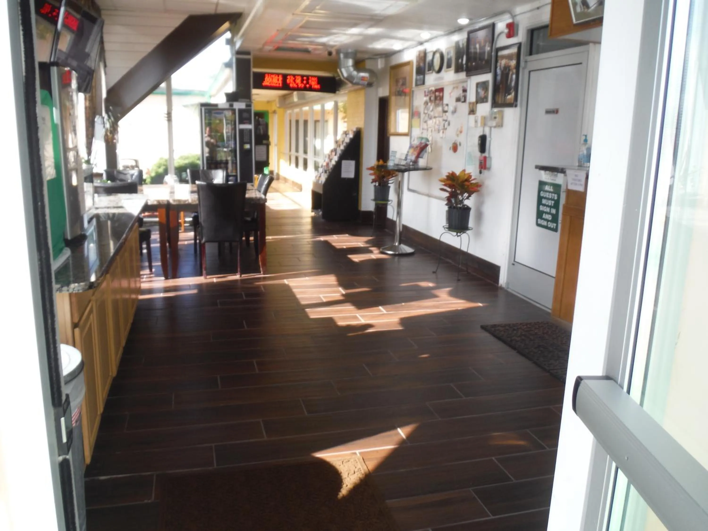 Facade/entrance in Budgetel Inn & Suites Hotel