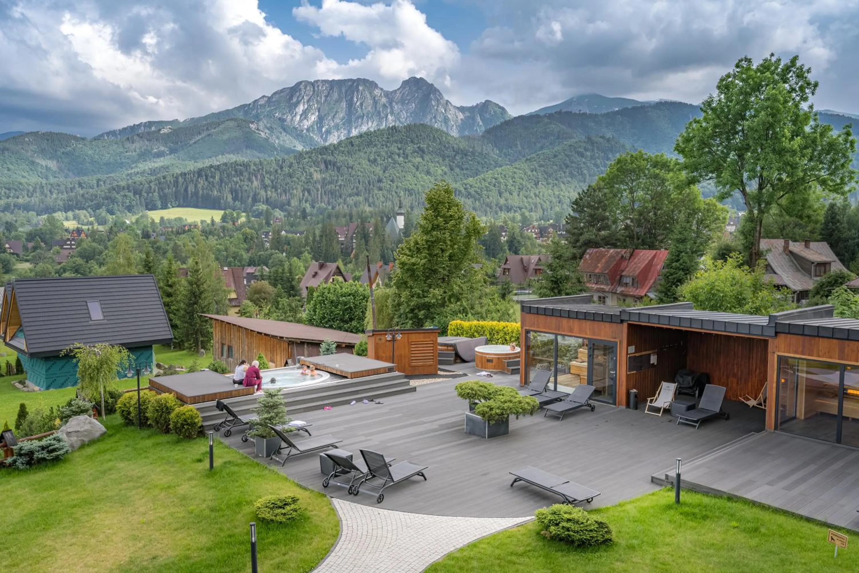 Hot Tub in Residences Tatra Resort & SPA