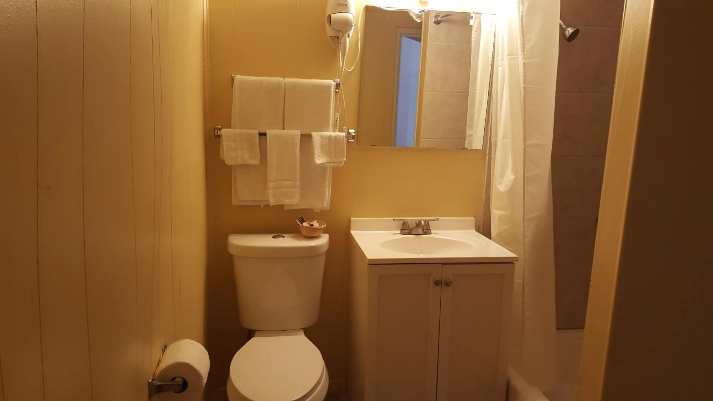 Bathroom in Royal Inn