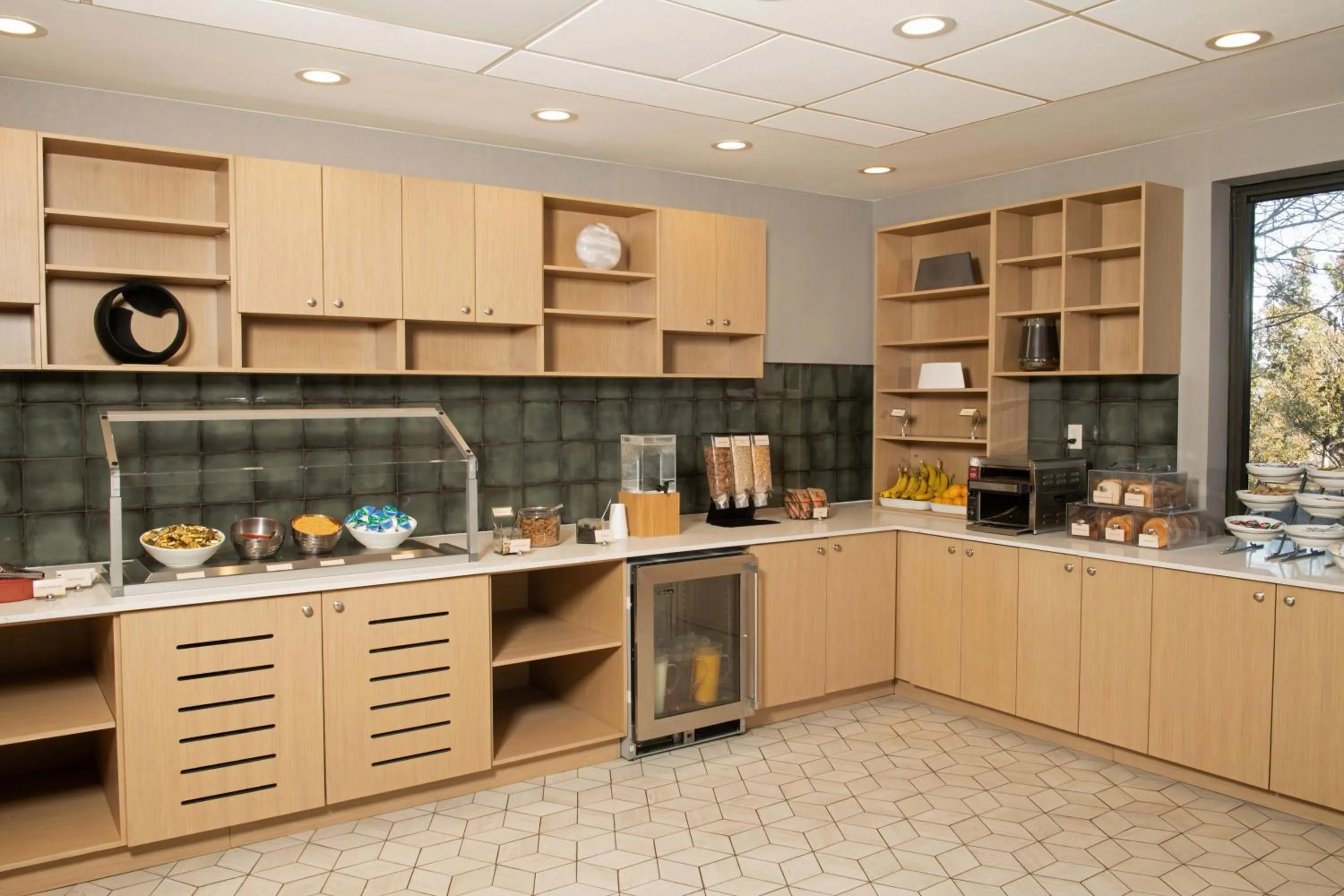 Breakfast in Hyatt Place Denver-South/Park Meadows