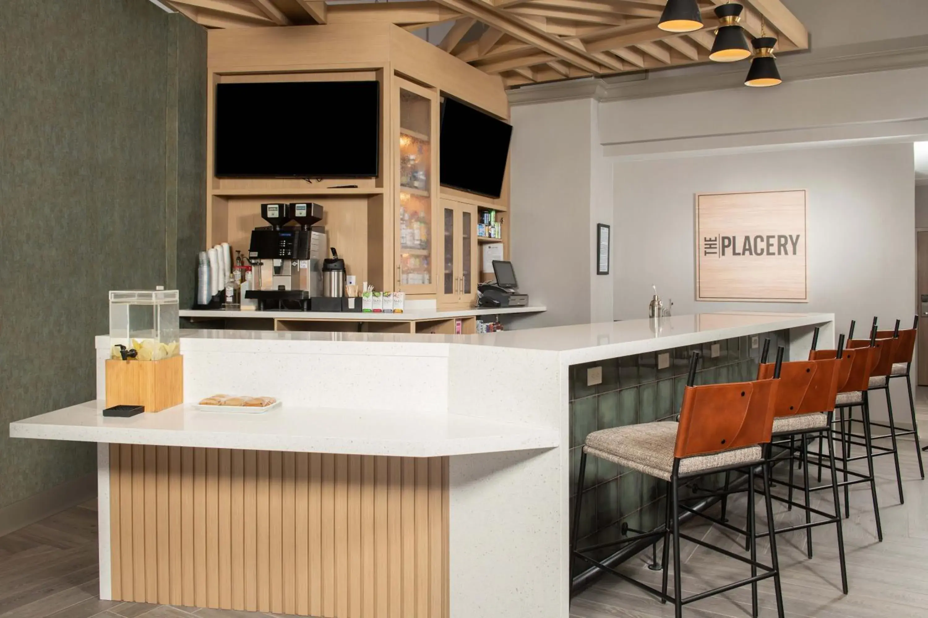 Restaurant/places to eat in Hyatt Place Denver-South/Park Meadows Restaurant/places to eat in Hyatt Place Denver-South/Park Meadows