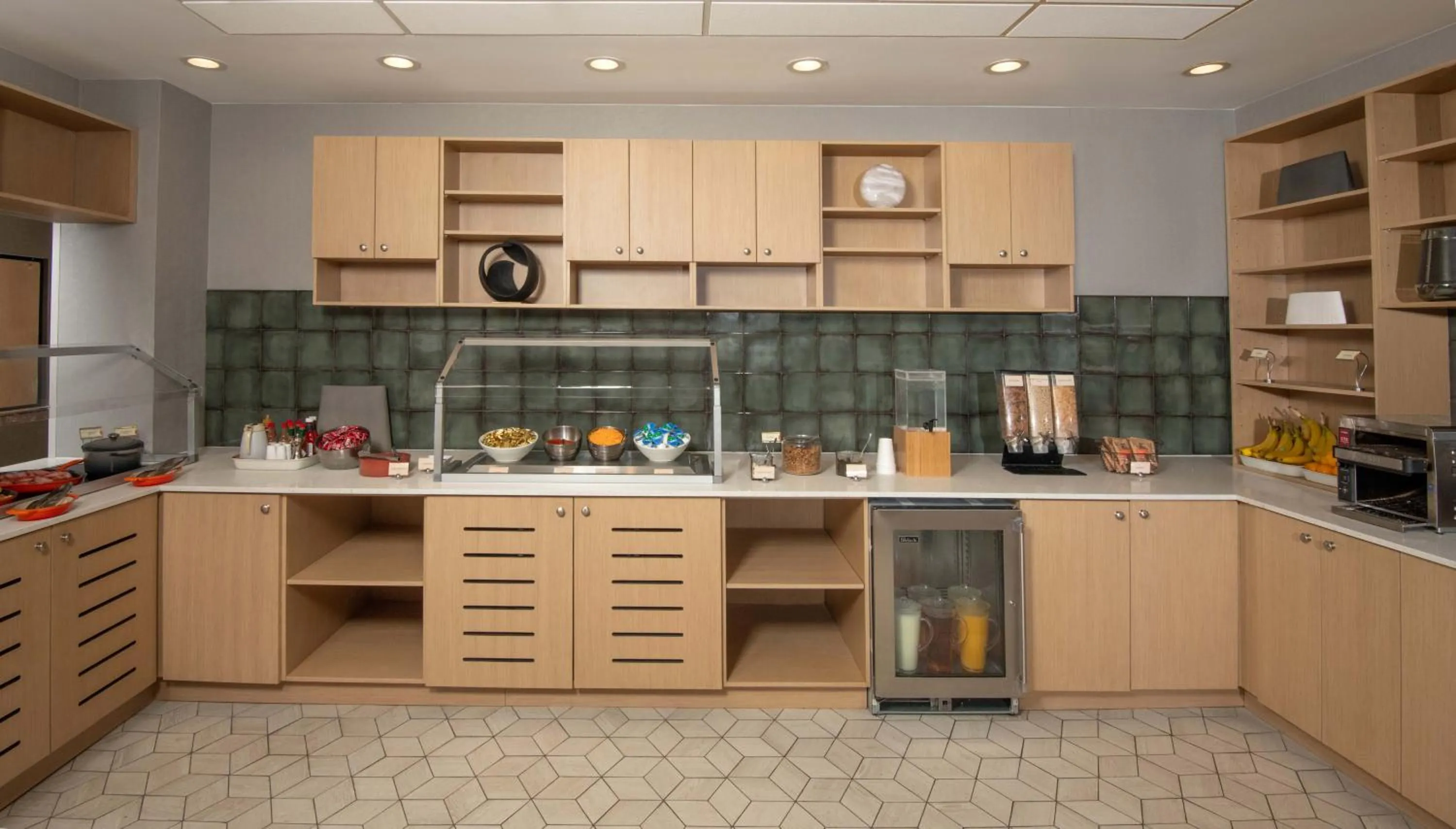 Breakfast in Hyatt Place Denver-South/Park Meadows