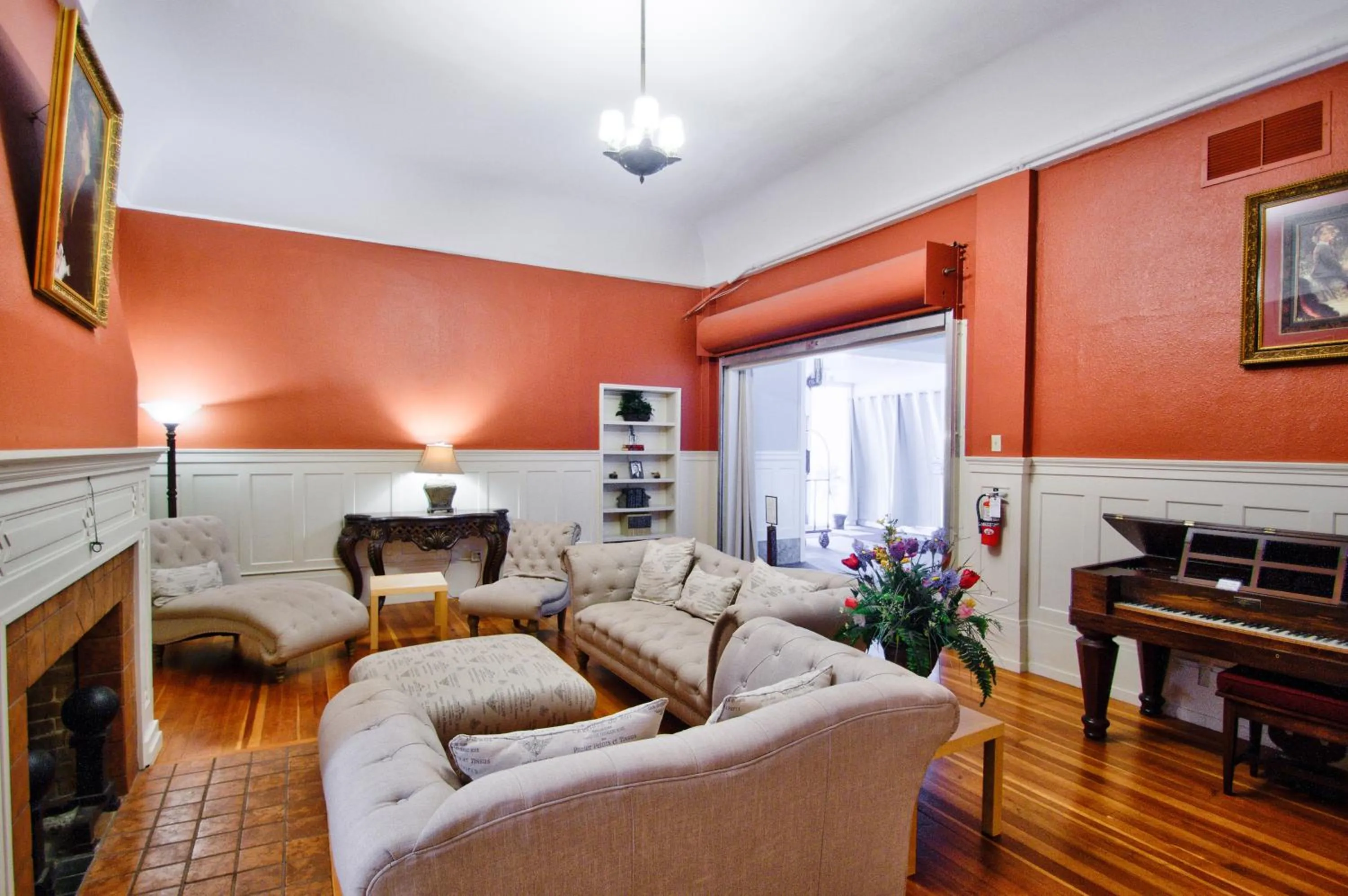 Lobby or reception in Centralia Square Grand Ballroom and Vintage Hotel