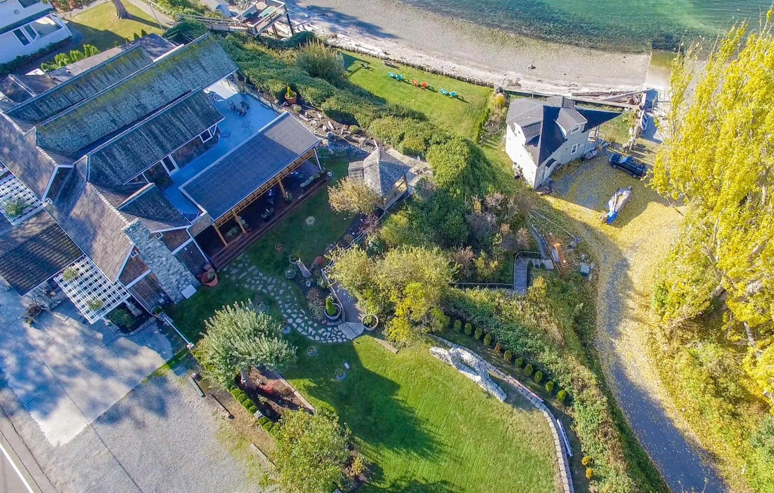 Property building in Camano Island Inn