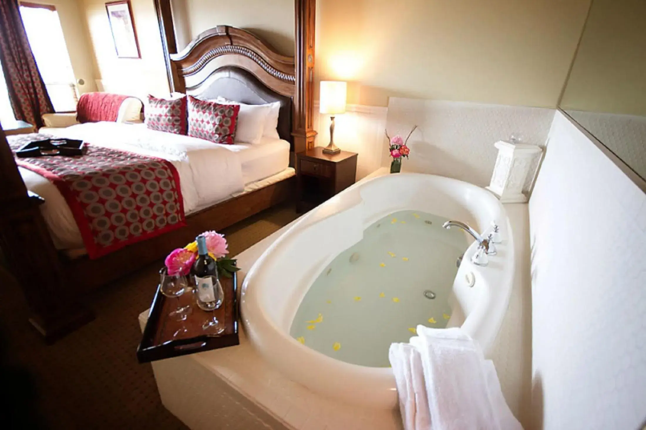 Bed in Camano Island Inn Bed in Camano Island Inn