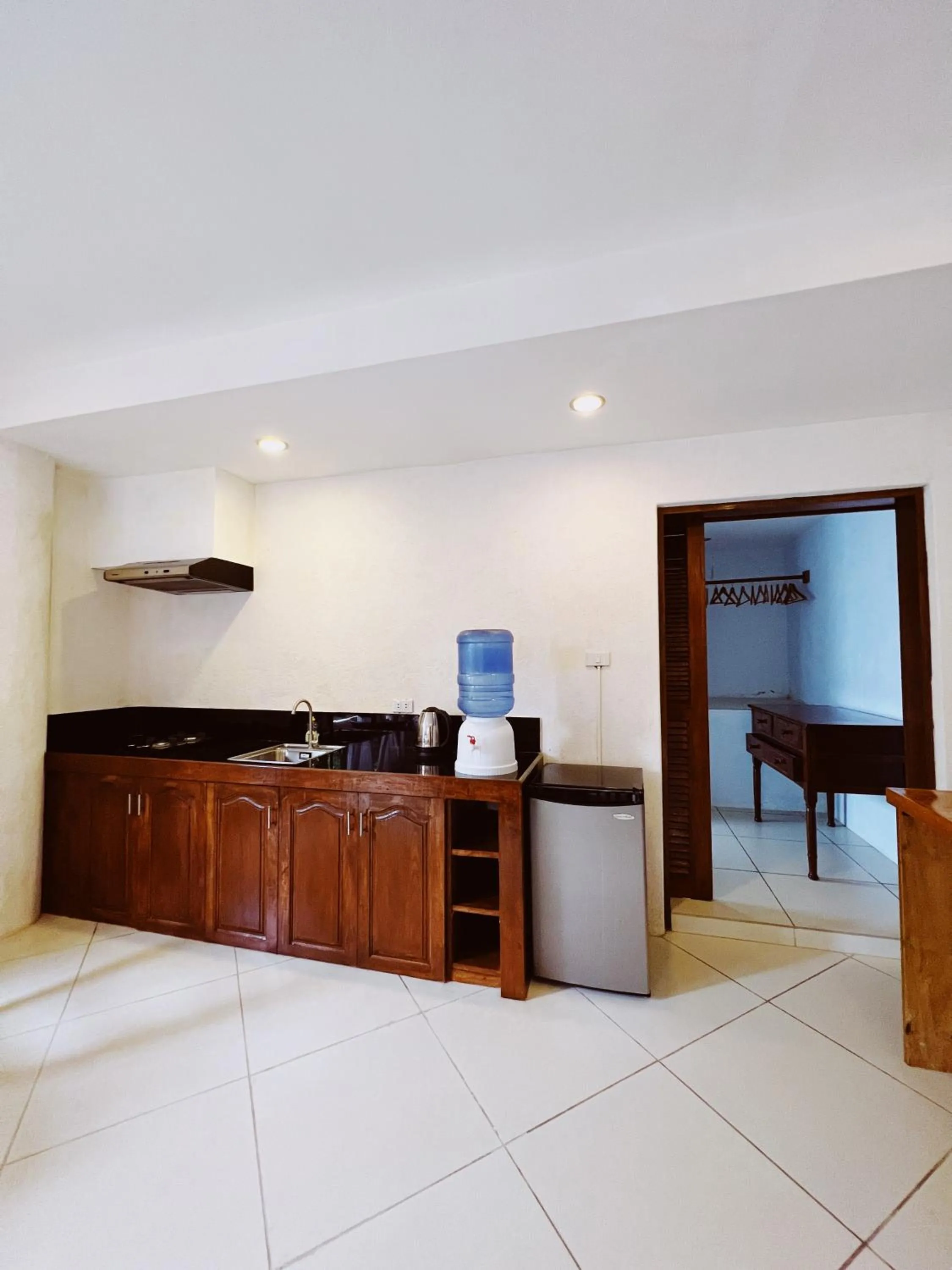 Kitchen or kitchenette in Biancas Garden Apartments Boracay