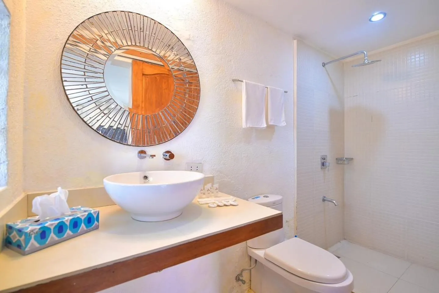 Shower in Biancas Garden Apartments Boracay