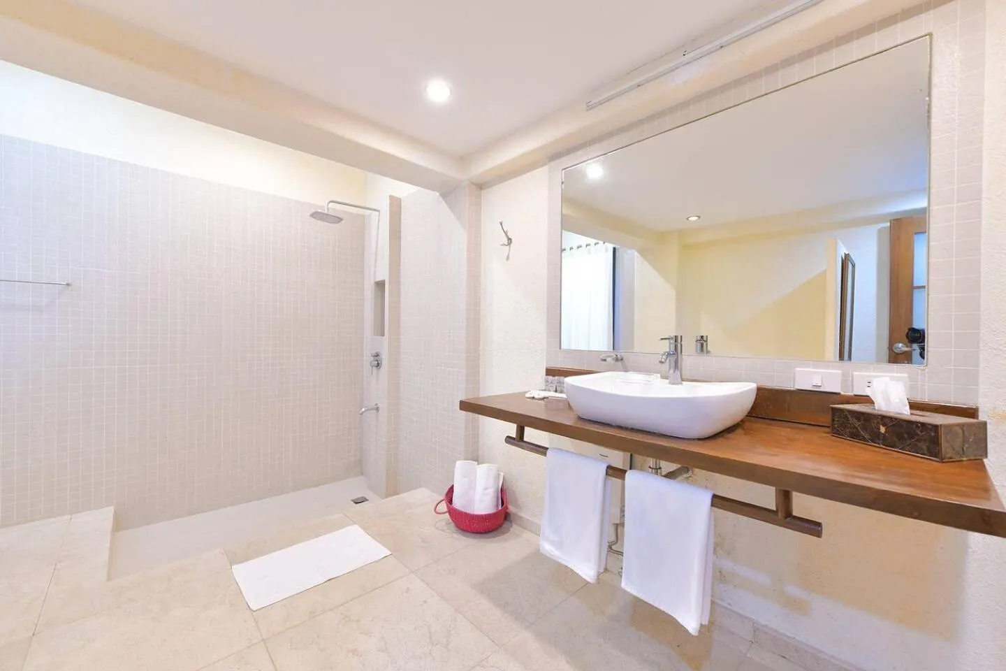 Shower in Biancas Garden Apartments Boracay