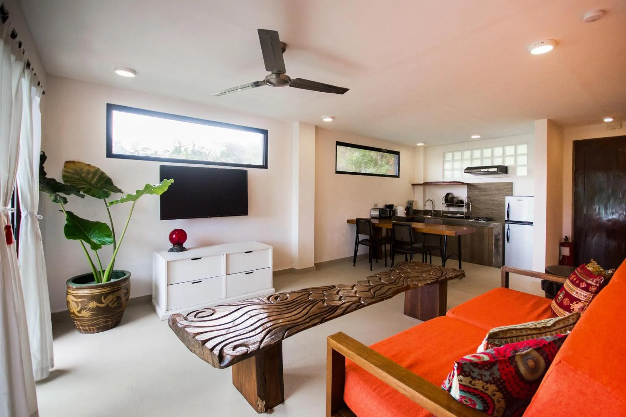 TV and multimedia in Biancas Garden Apartments Boracay