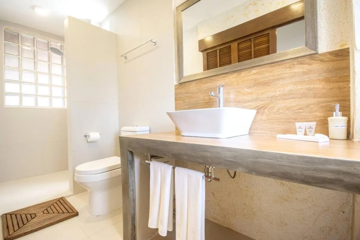 Shower in Biancas Garden Apartments Boracay