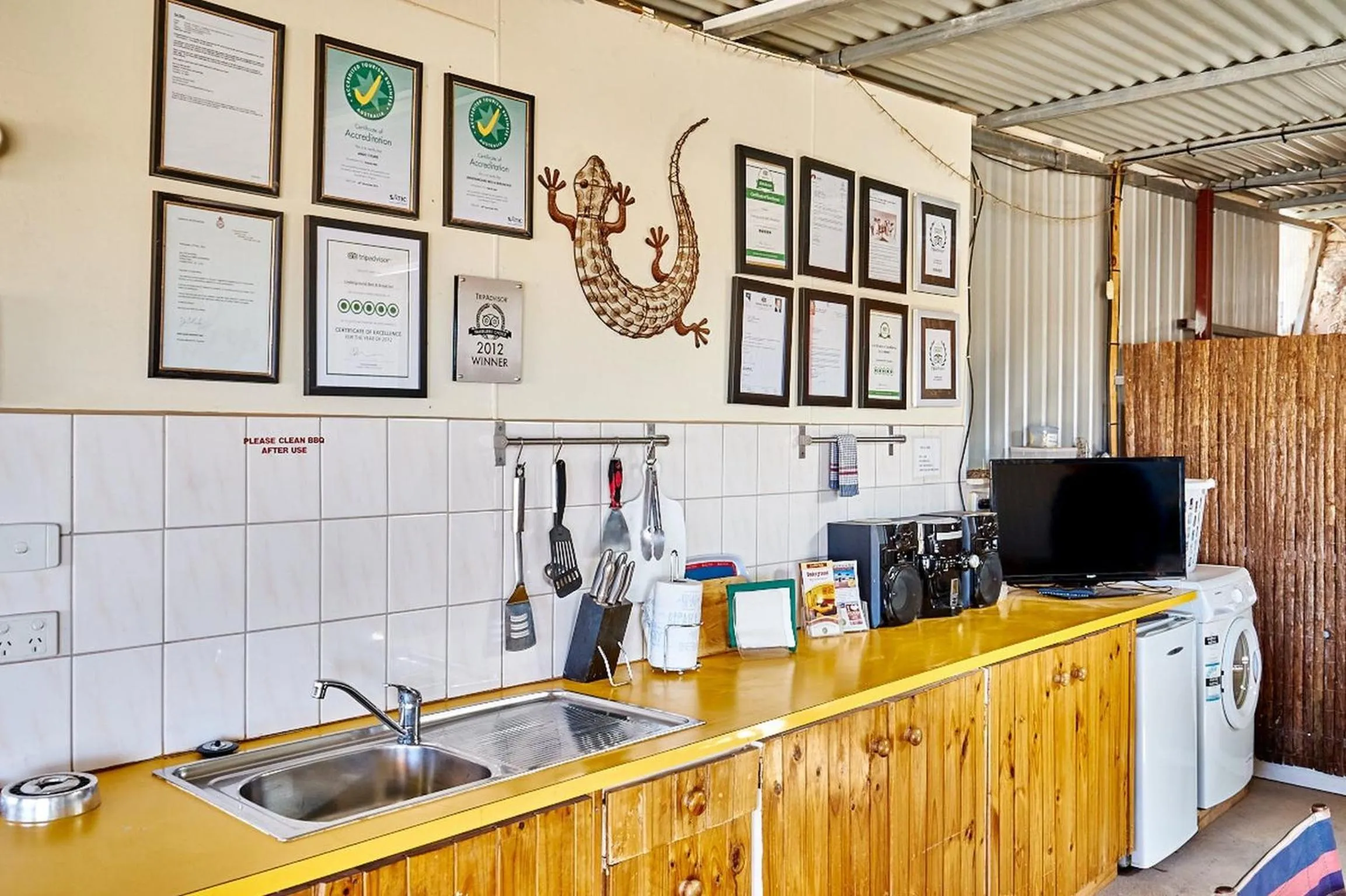 BBQ facilities in Underground Bed & Breakfast