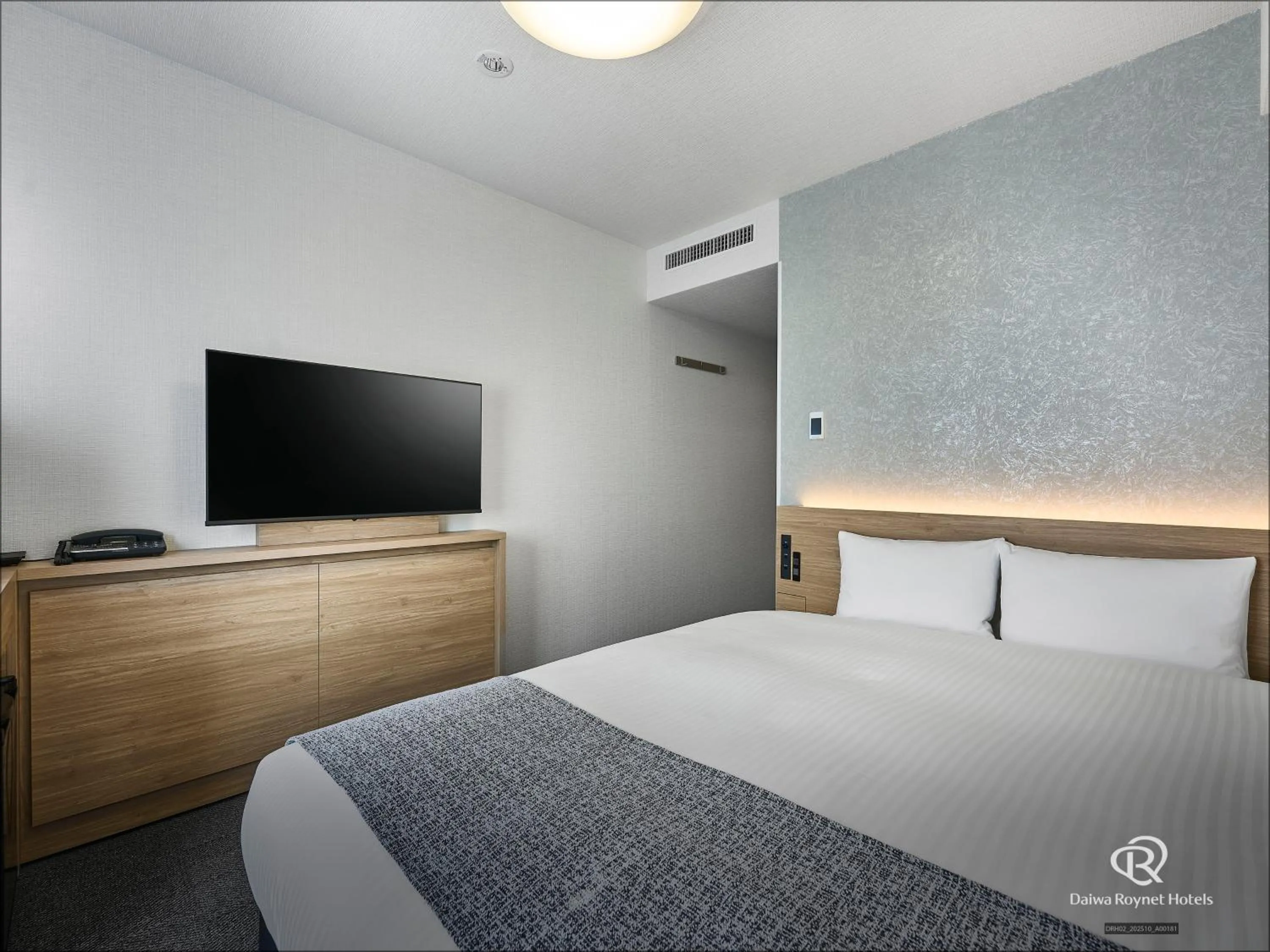 Bed in Daiwa Roynet Hotel Tokyo Akabane