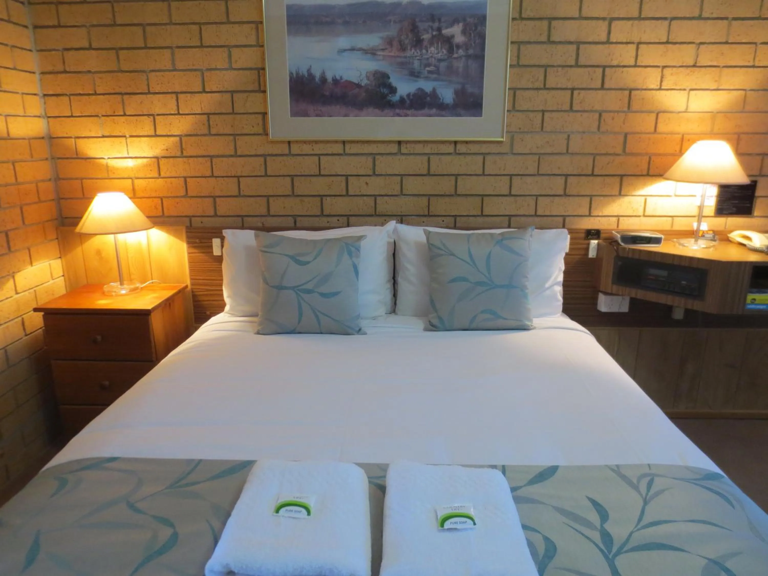 Bed in Aspley Pioneer Motel