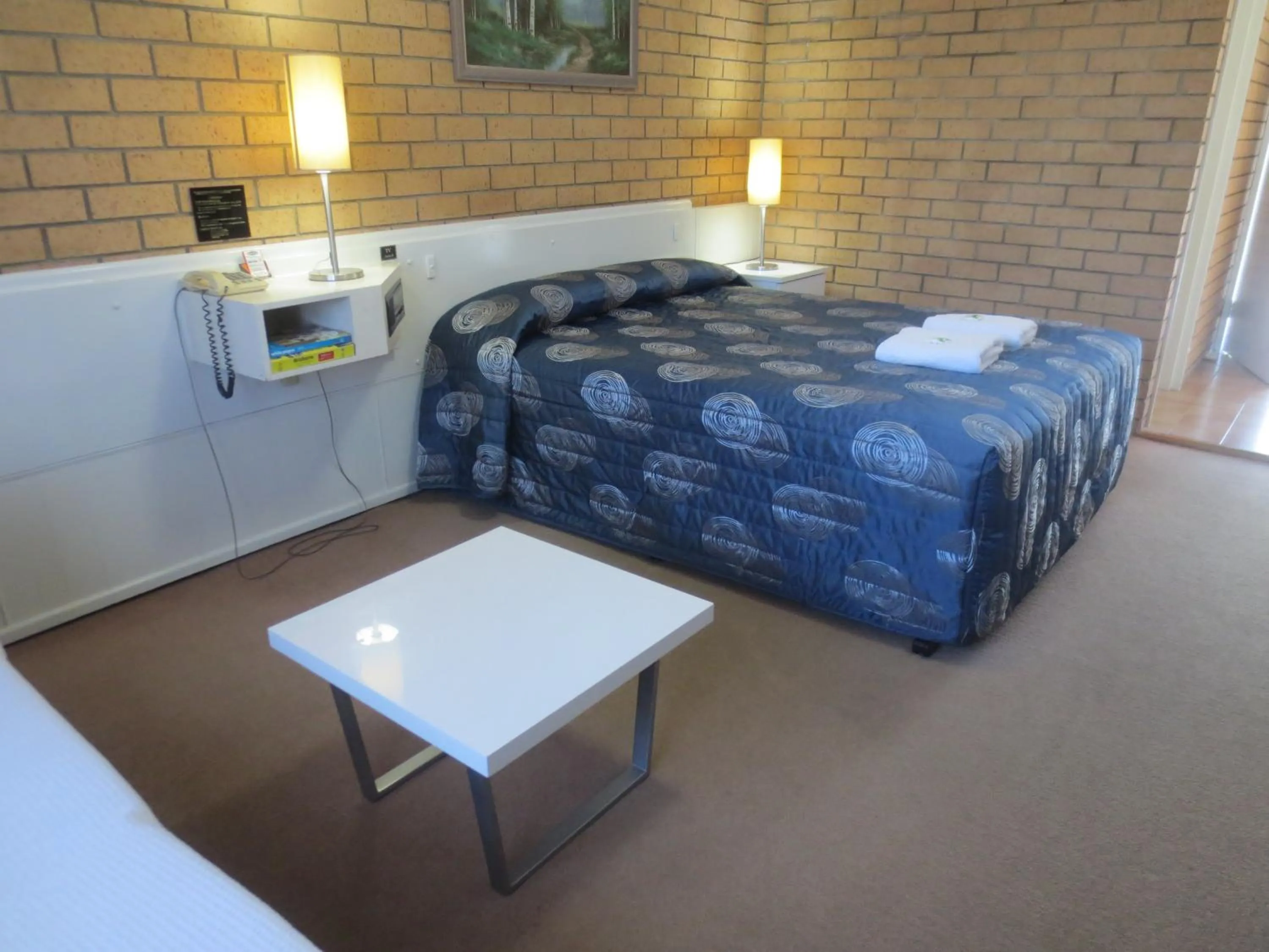 Bed in Aspley Pioneer Motel