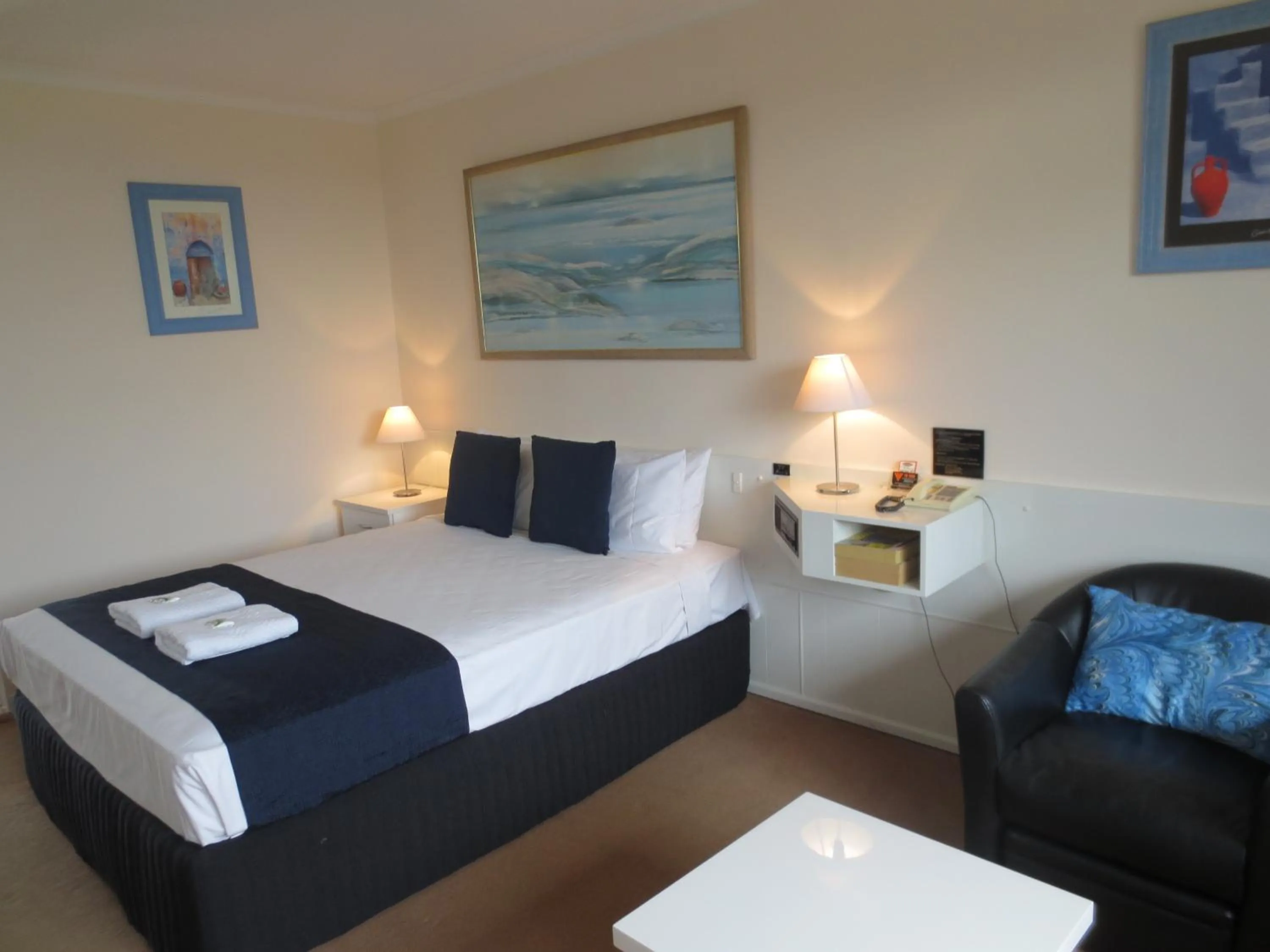 Bed in Aspley Pioneer Motel