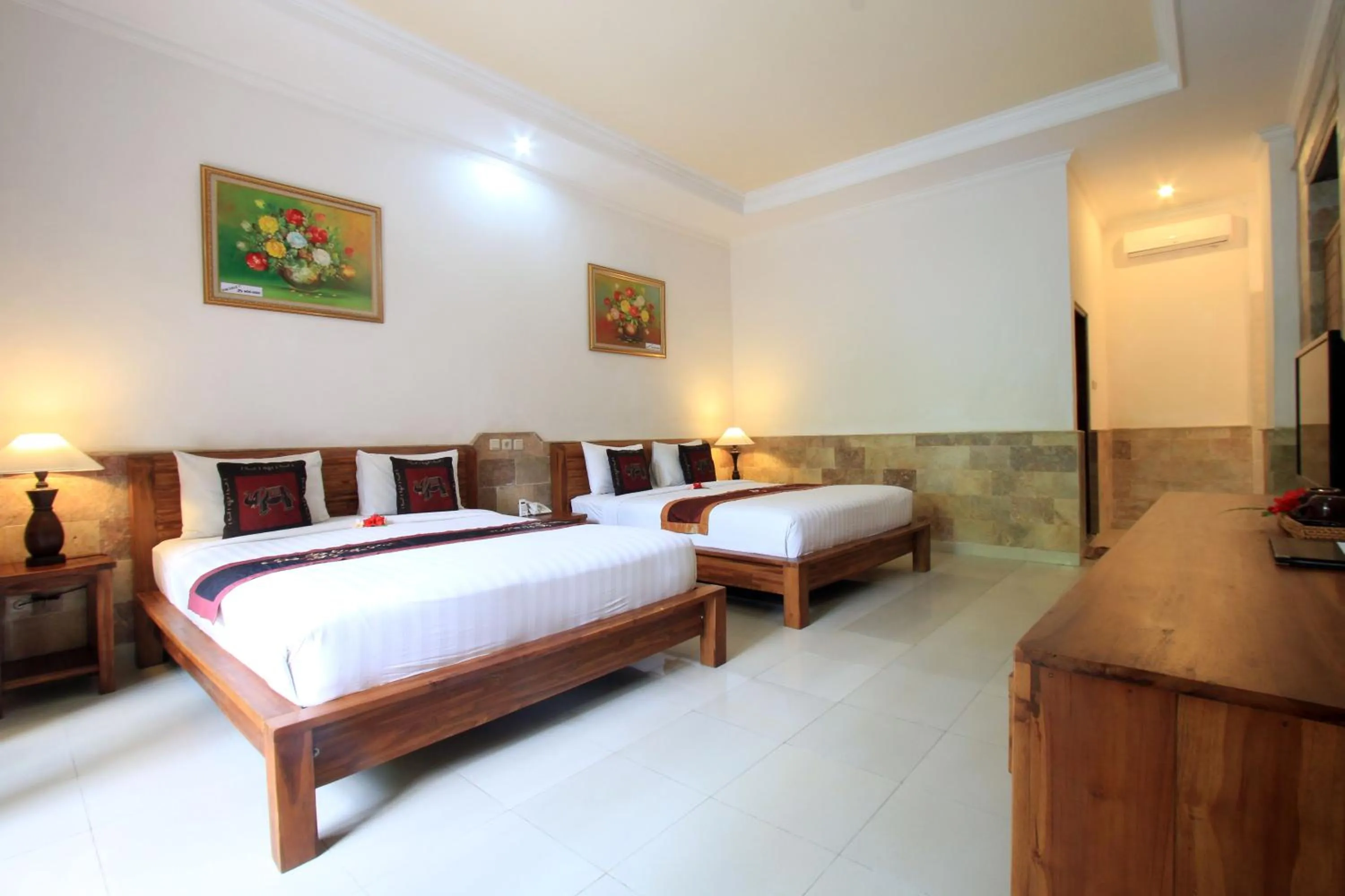 Communal lounge/ TV room, Bed in Alam Terrace Cottages