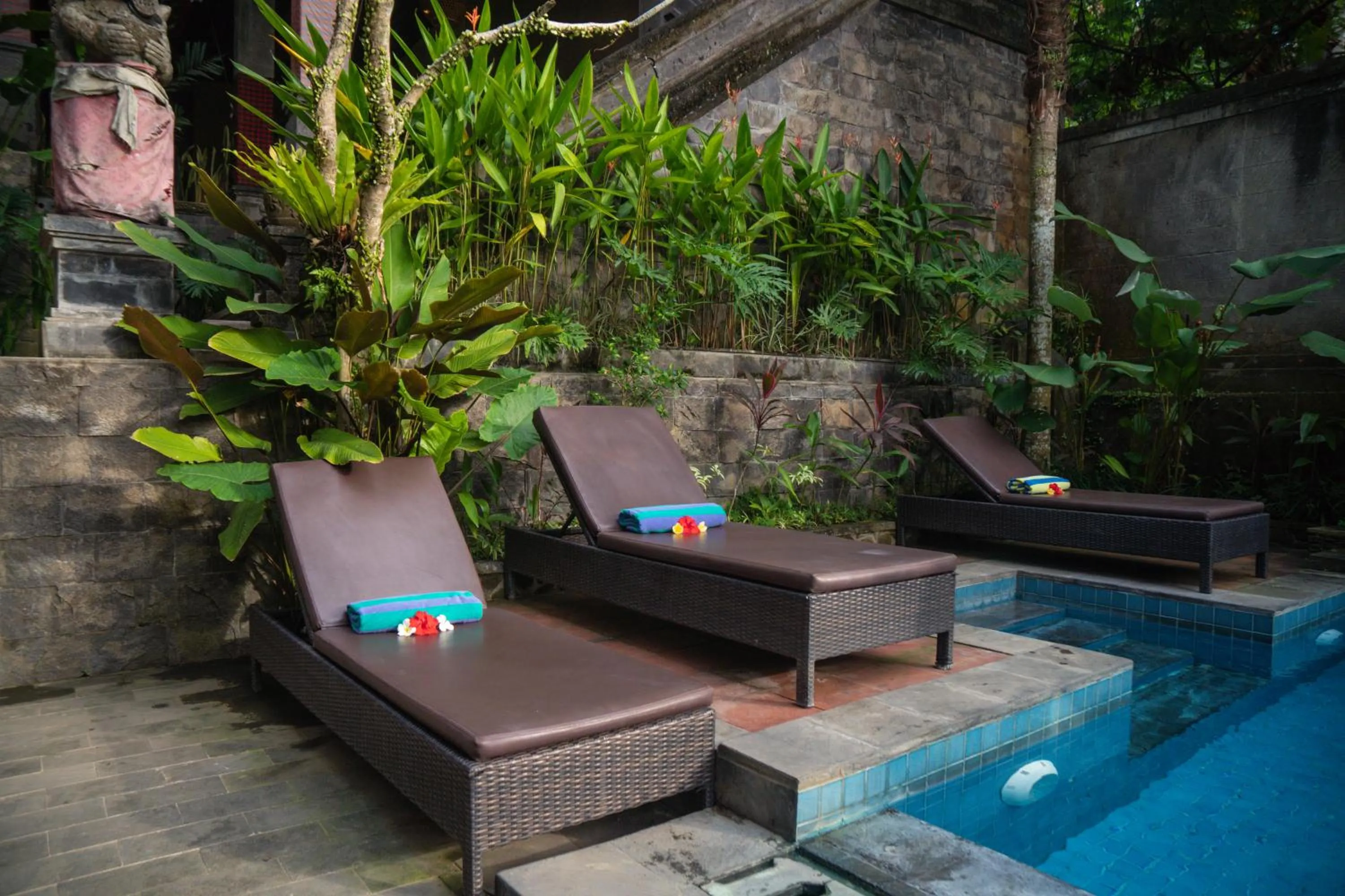 Swimming pool in Alam Terrace Cottages