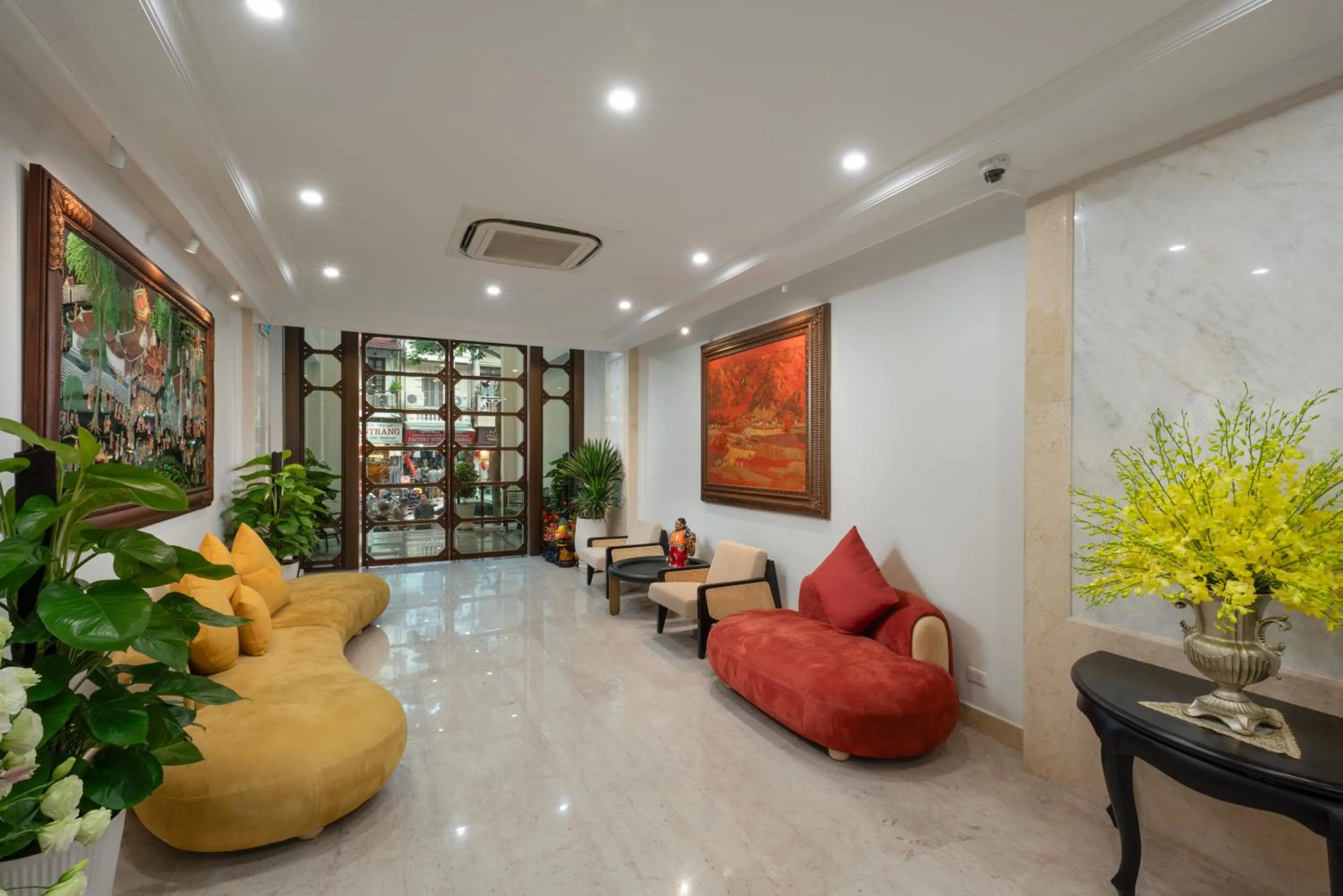 Lobby or reception in SQ Hang Gai Hotel & Spa