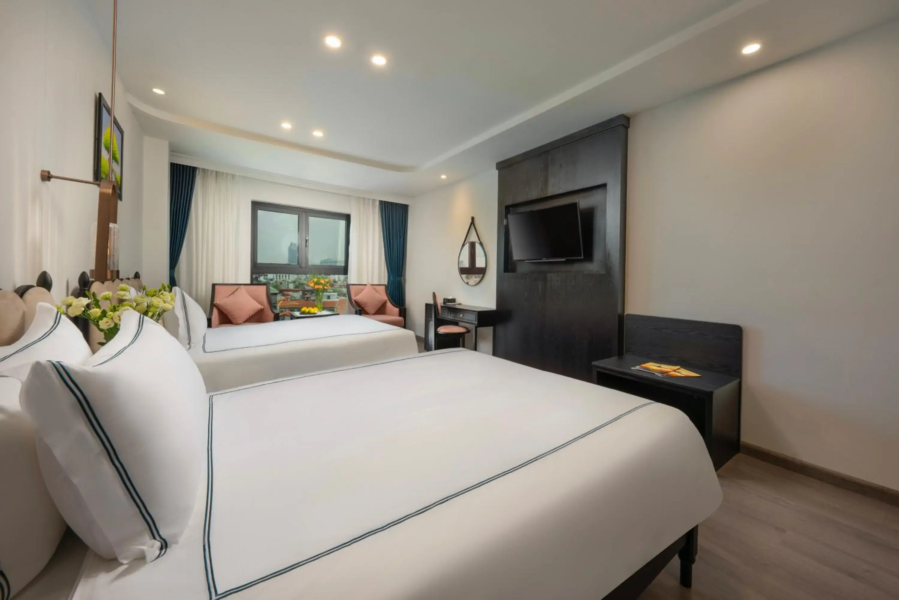 Bed in SQ Hang Gai Hotel & Spa Bed in SQ Hang Gai Hotel & Spa