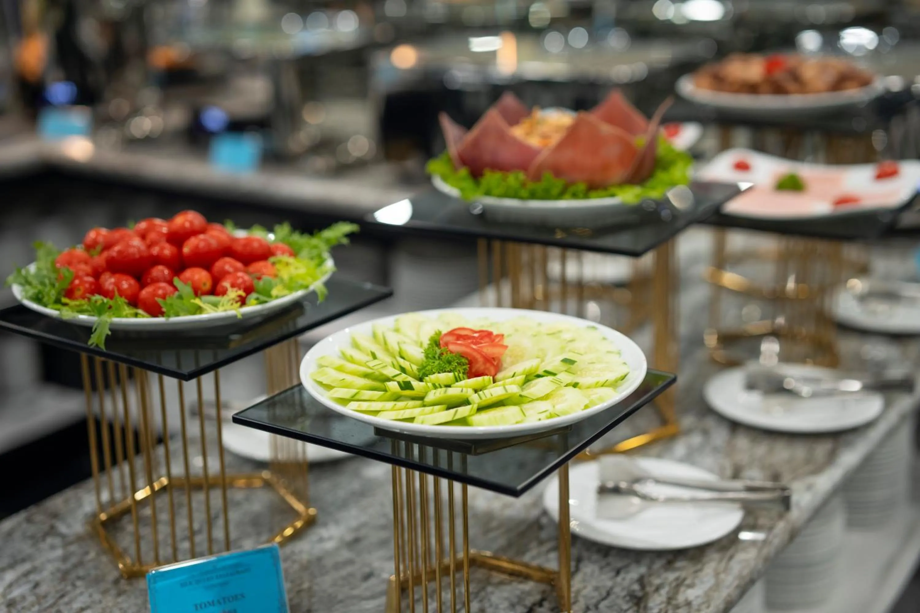 Food and drinks in SQ Hang Gai Hotel & Spa