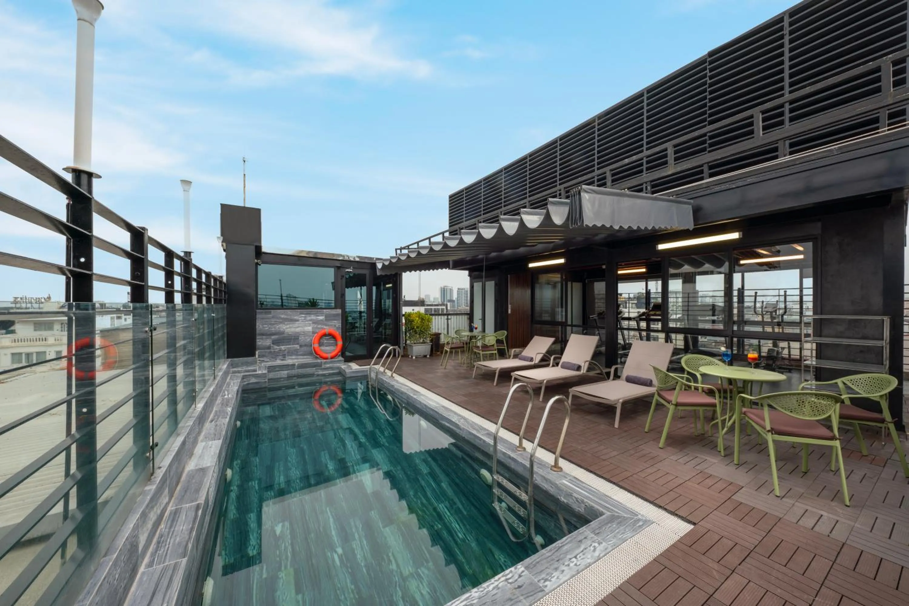 Swimming pool in SQ Hang Gai Hotel & Spa