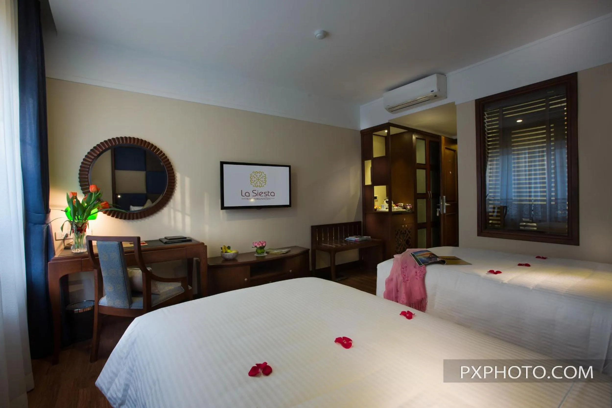 Photo of the whole room, Bed in La Siesta Classic Ma May