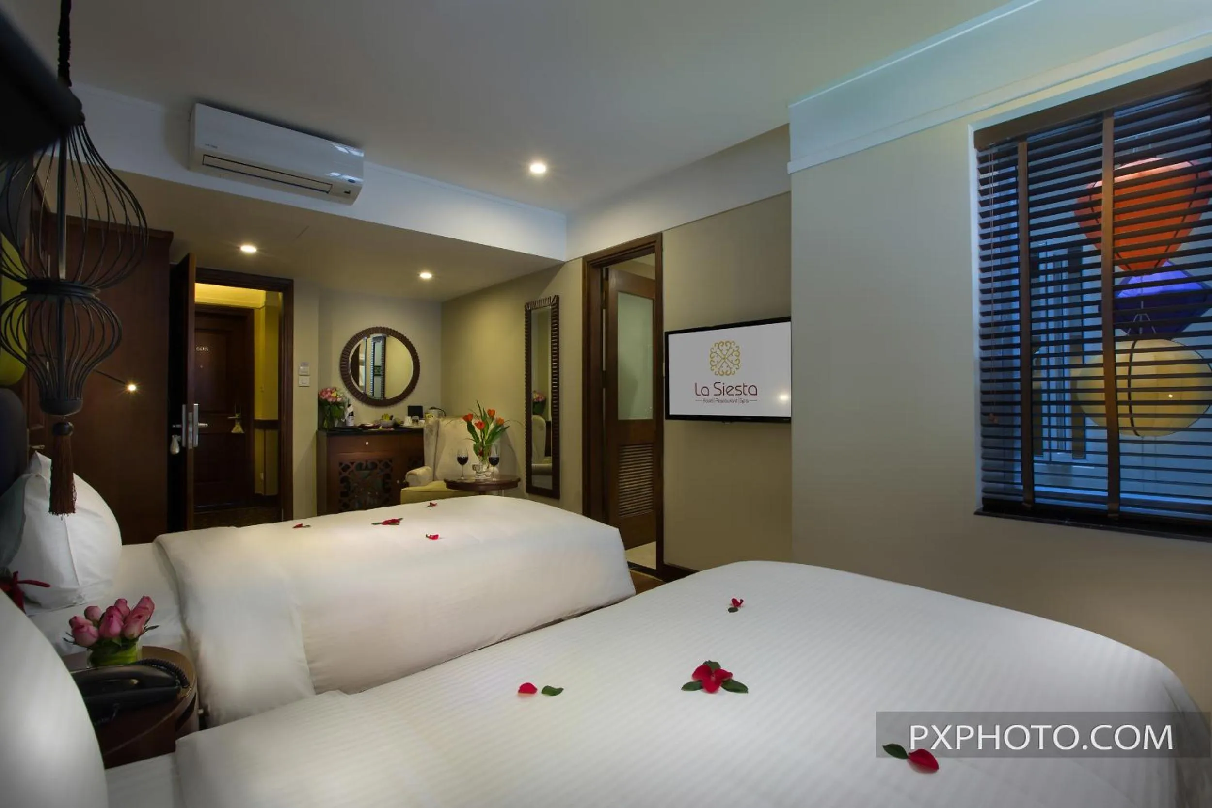 Bedroom, Bed in La Siesta Classic Ma May