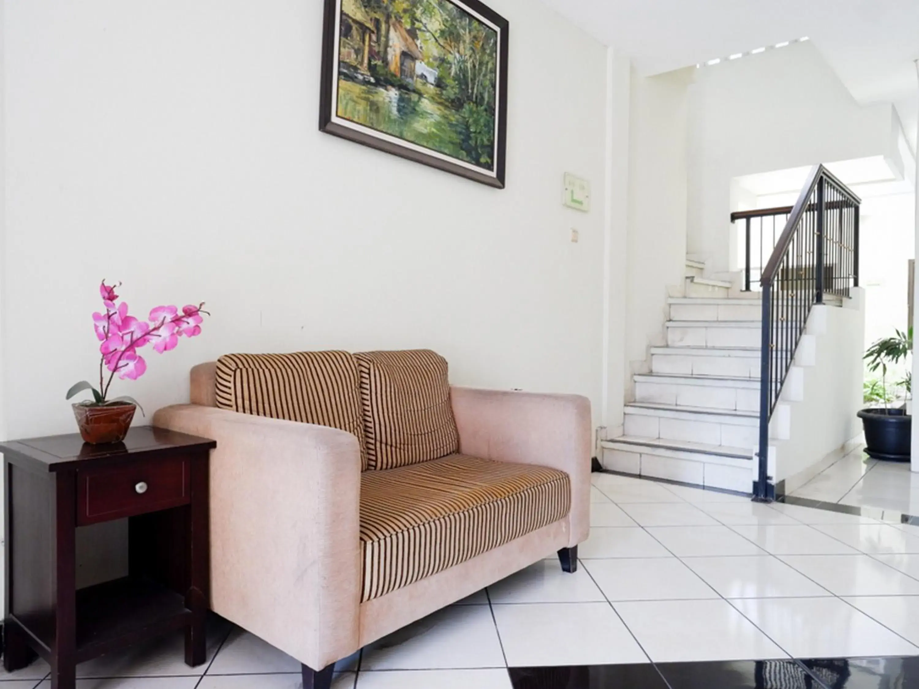 RedDoorz At Jalan Sriwijaya Semarang RedDoorz At Jalan Sriwijaya Semarang