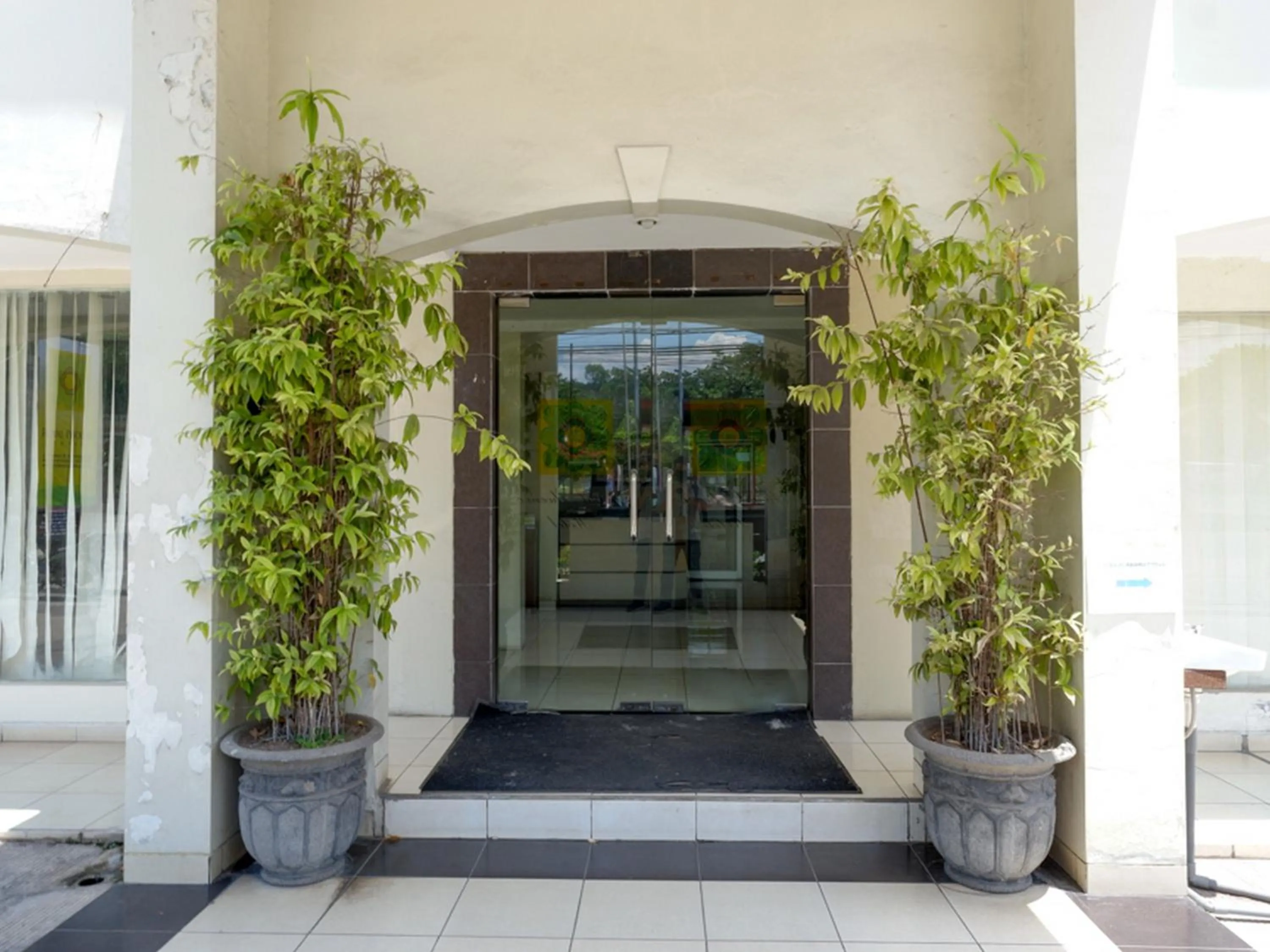 RedDoorz At Jalan Sriwijaya Semarang