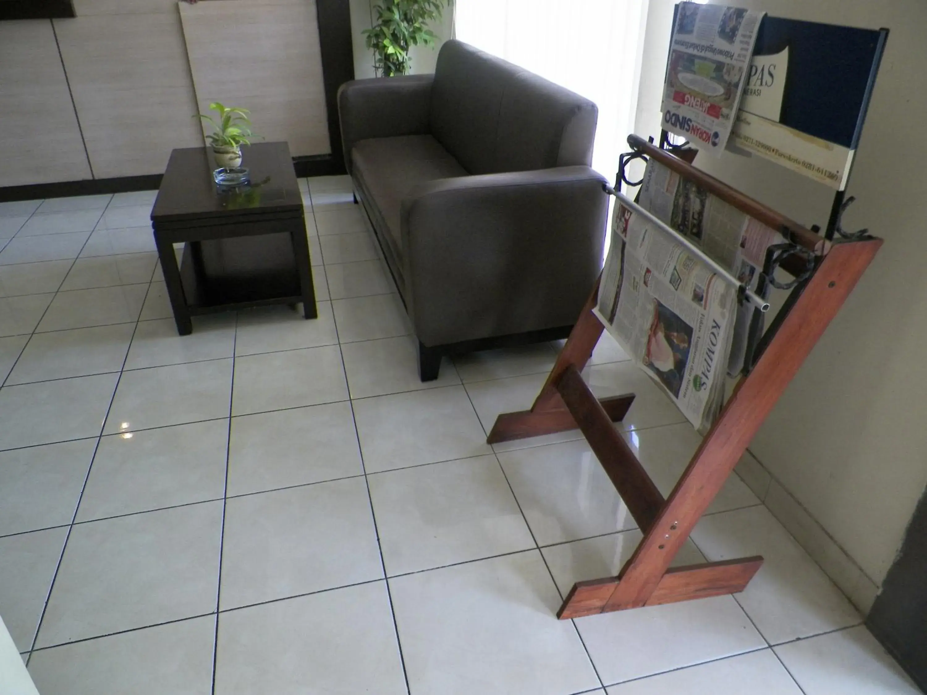 Lobby or reception in RedDoorz At Jalan Sriwijaya Semarang Lobby or reception in RedDoorz At Jalan Sriwijaya Semarang