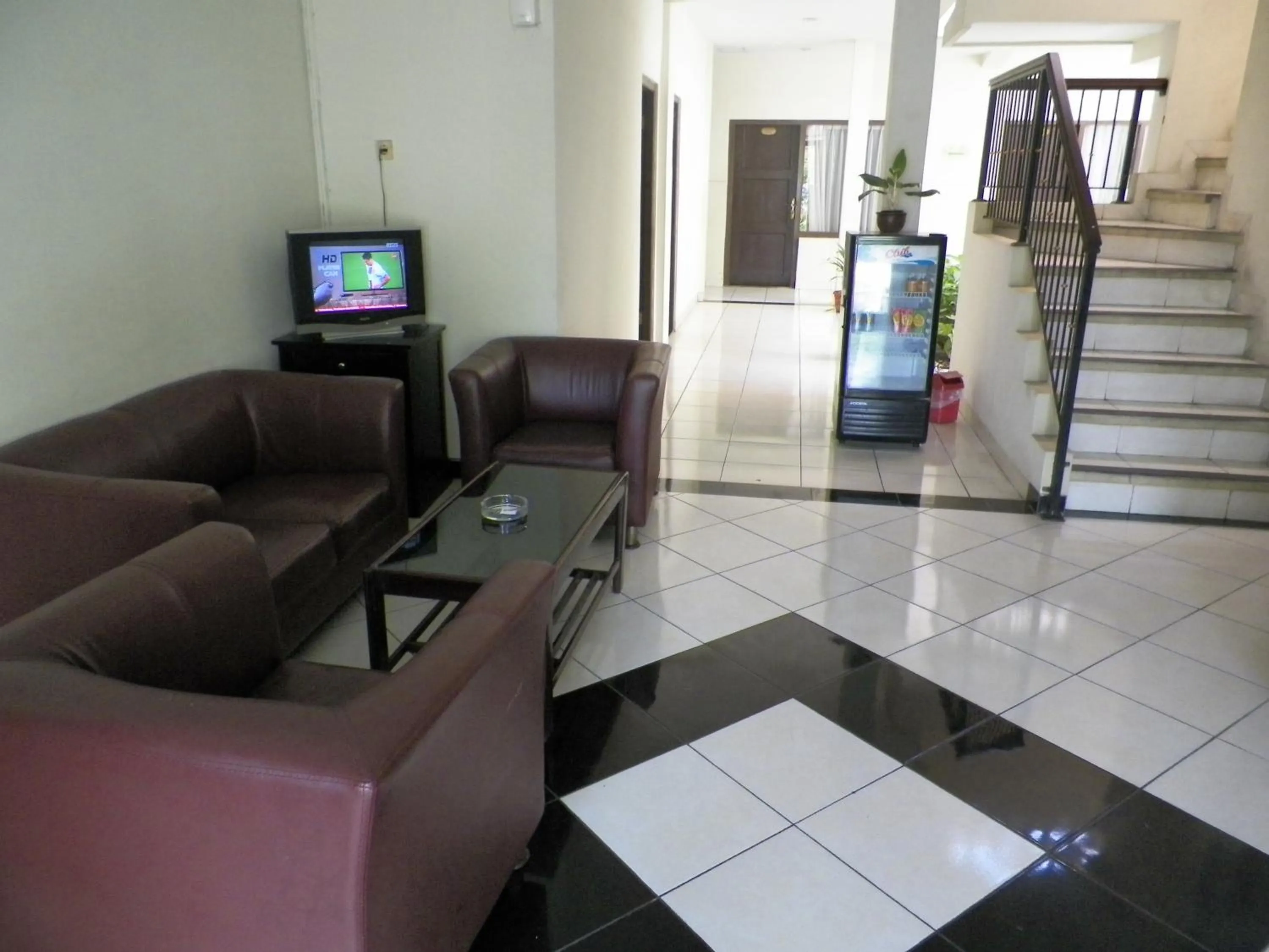 Lobby or reception in RedDoorz At Jalan Sriwijaya Semarang