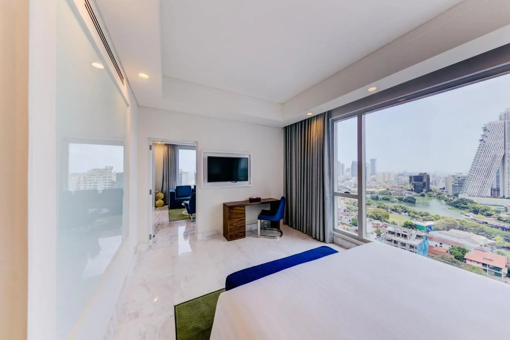 Property building, Bed in Cinnamon Red Colombo Property building, Bed in Cinnamon Red Colombo