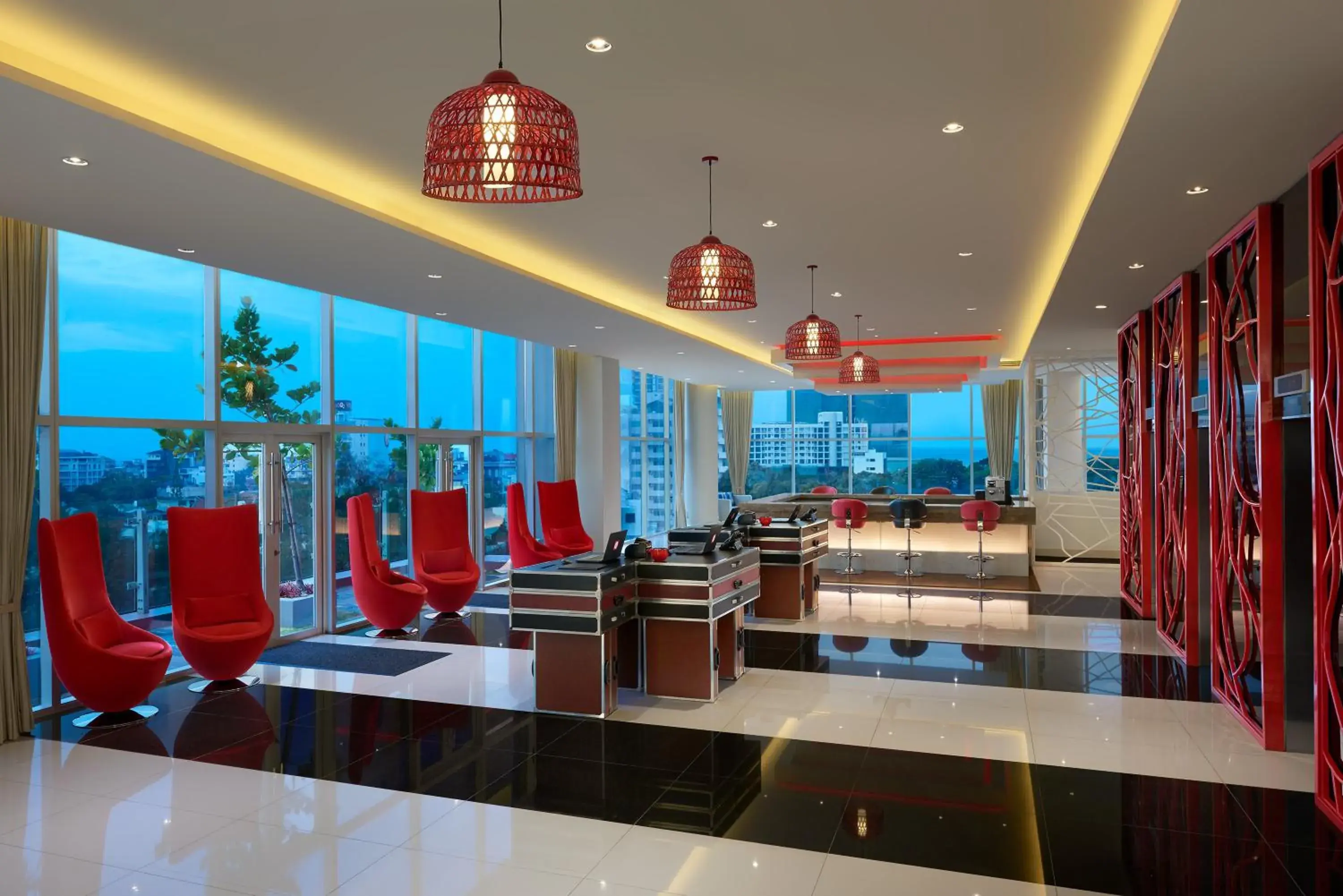 Lobby or reception in Cinnamon Red Colombo Lobby or reception in Cinnamon Red Colombo