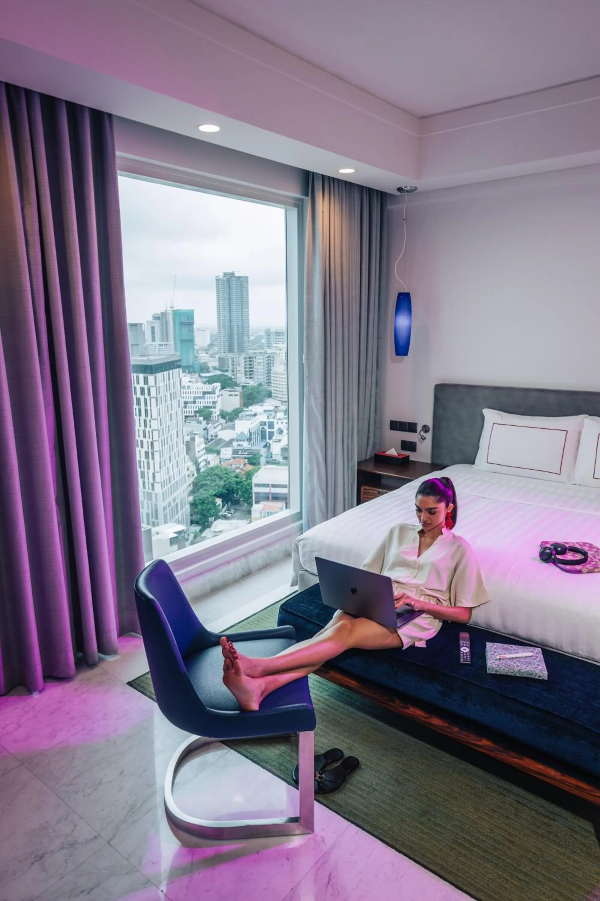 Bed in Cinnamon Red Colombo