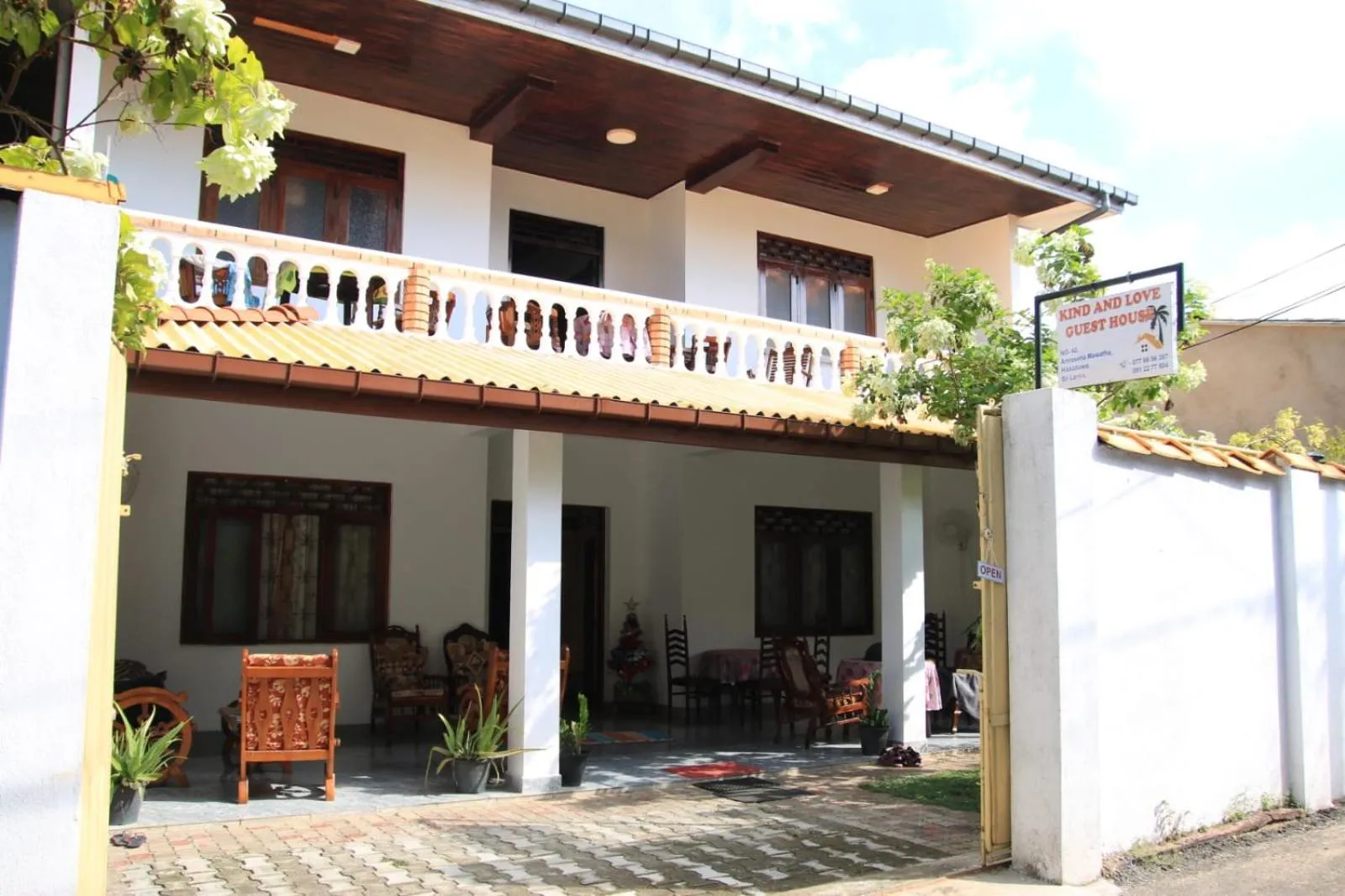 Property building in Guesthouse Kind and Love