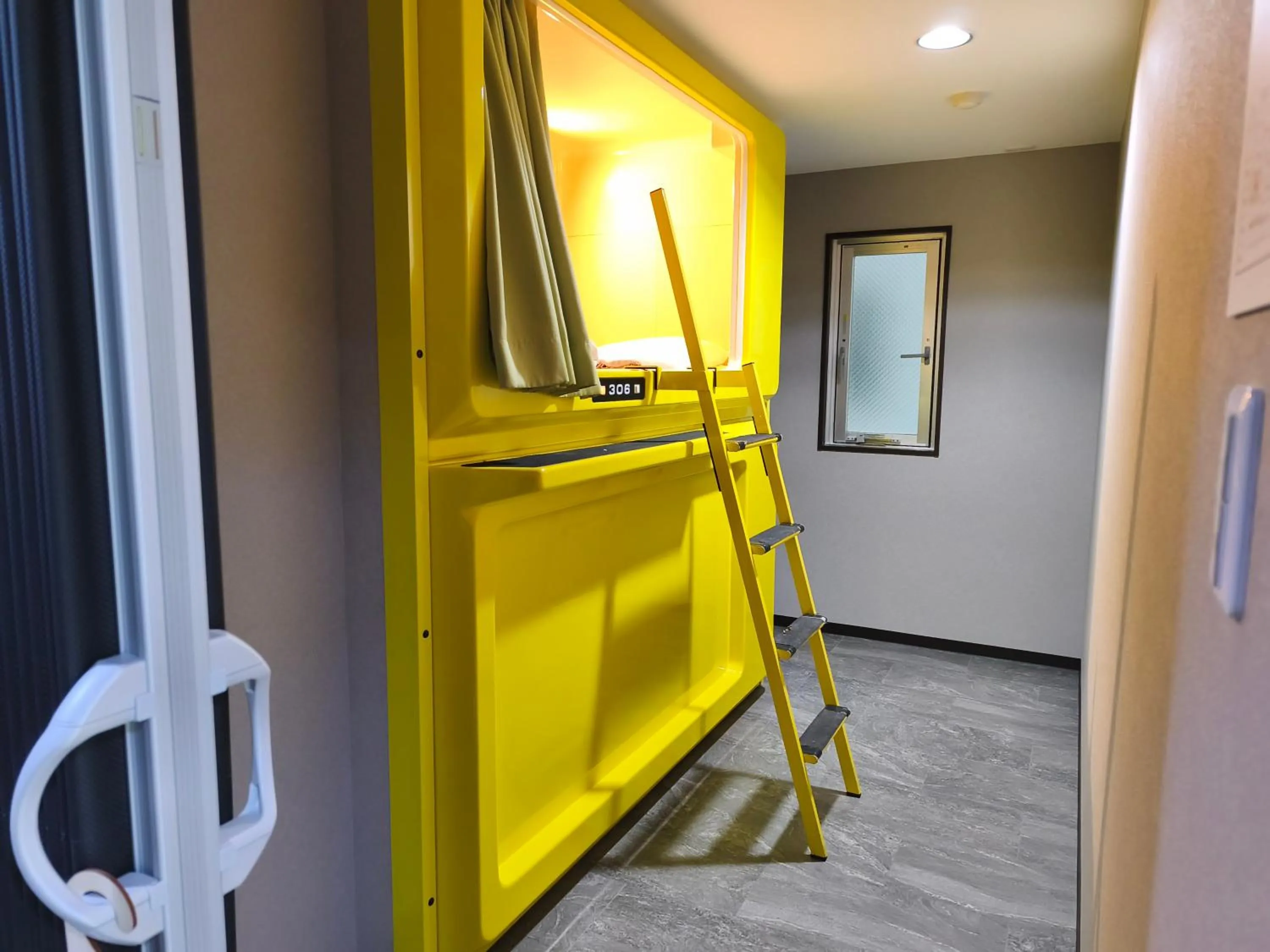 bunk bed in Hotel Shin-Imamiya