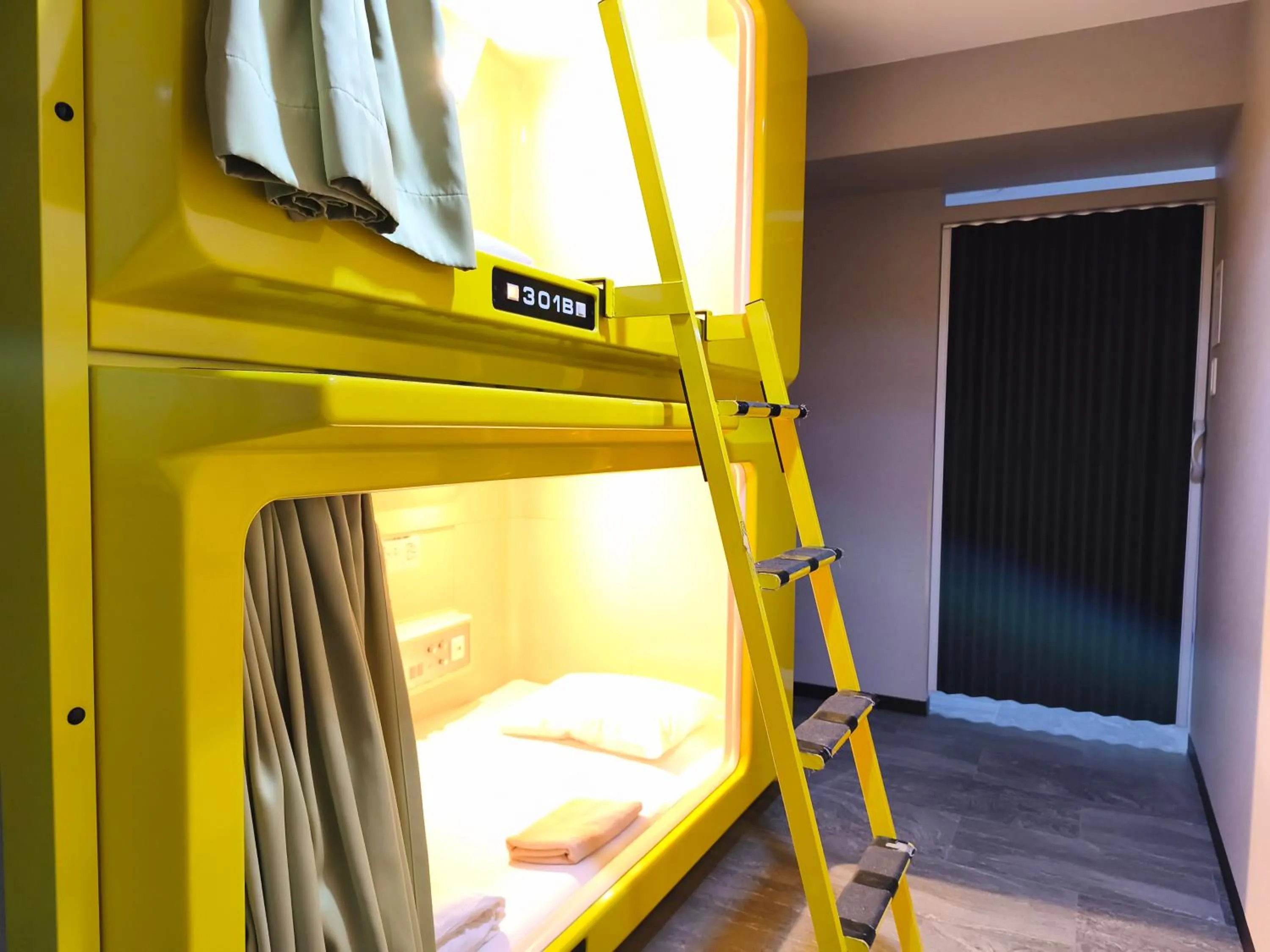 Photo of the whole room, Bed in Hotel Shin-Imamiya