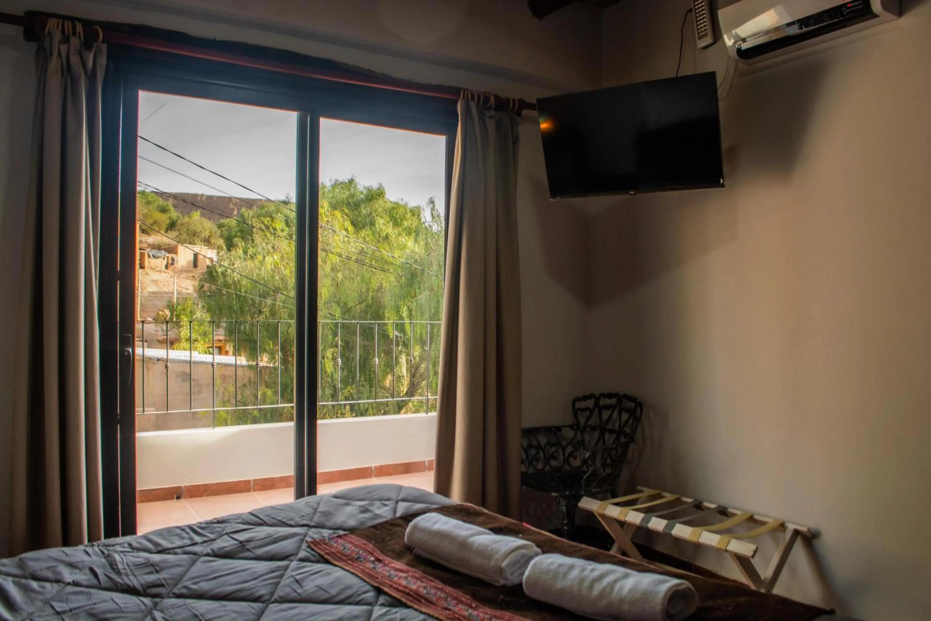 Double or Twin Room with Balcony in La Llama Negra