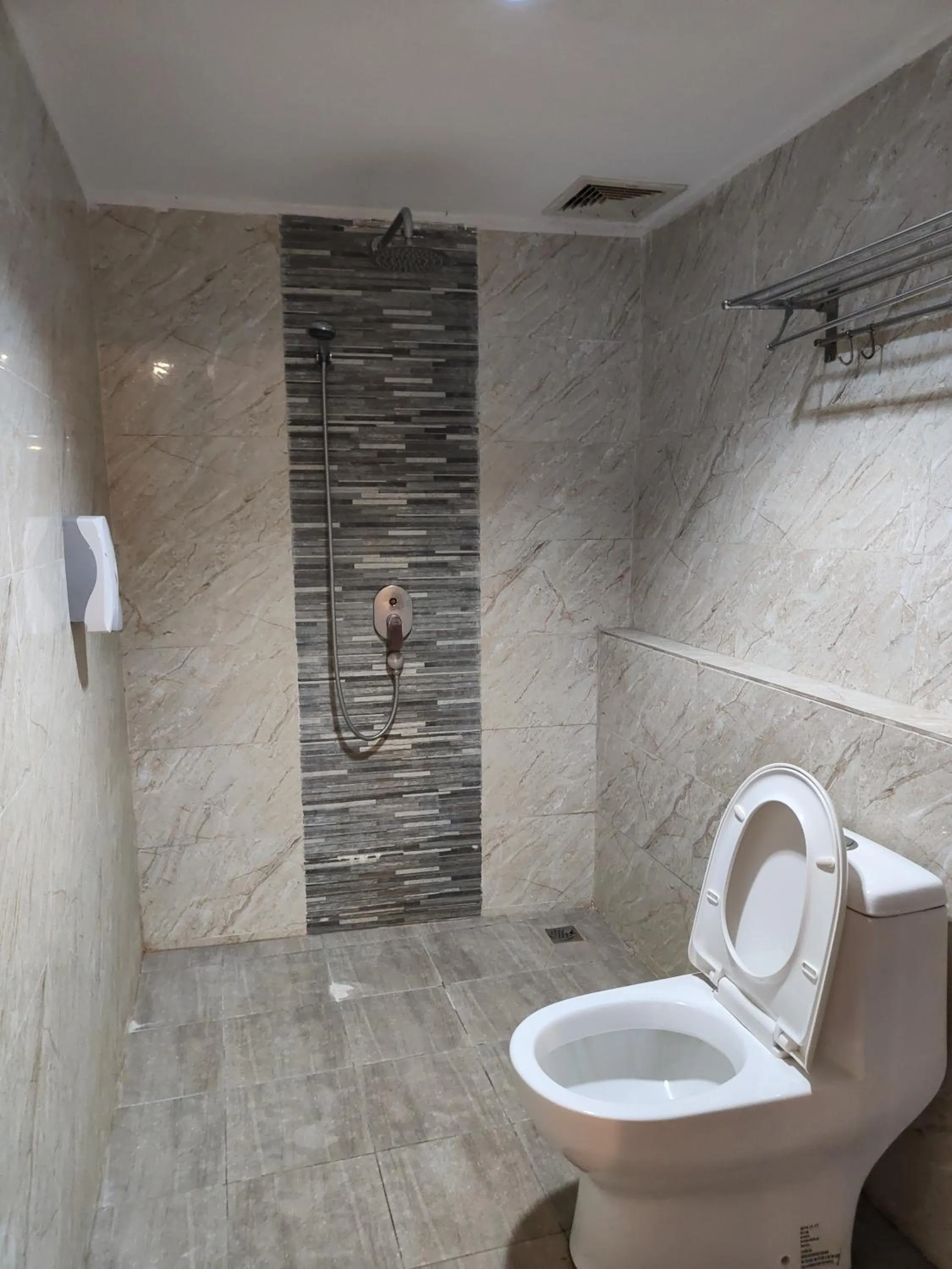 Shower in Armenian Suite Hotel