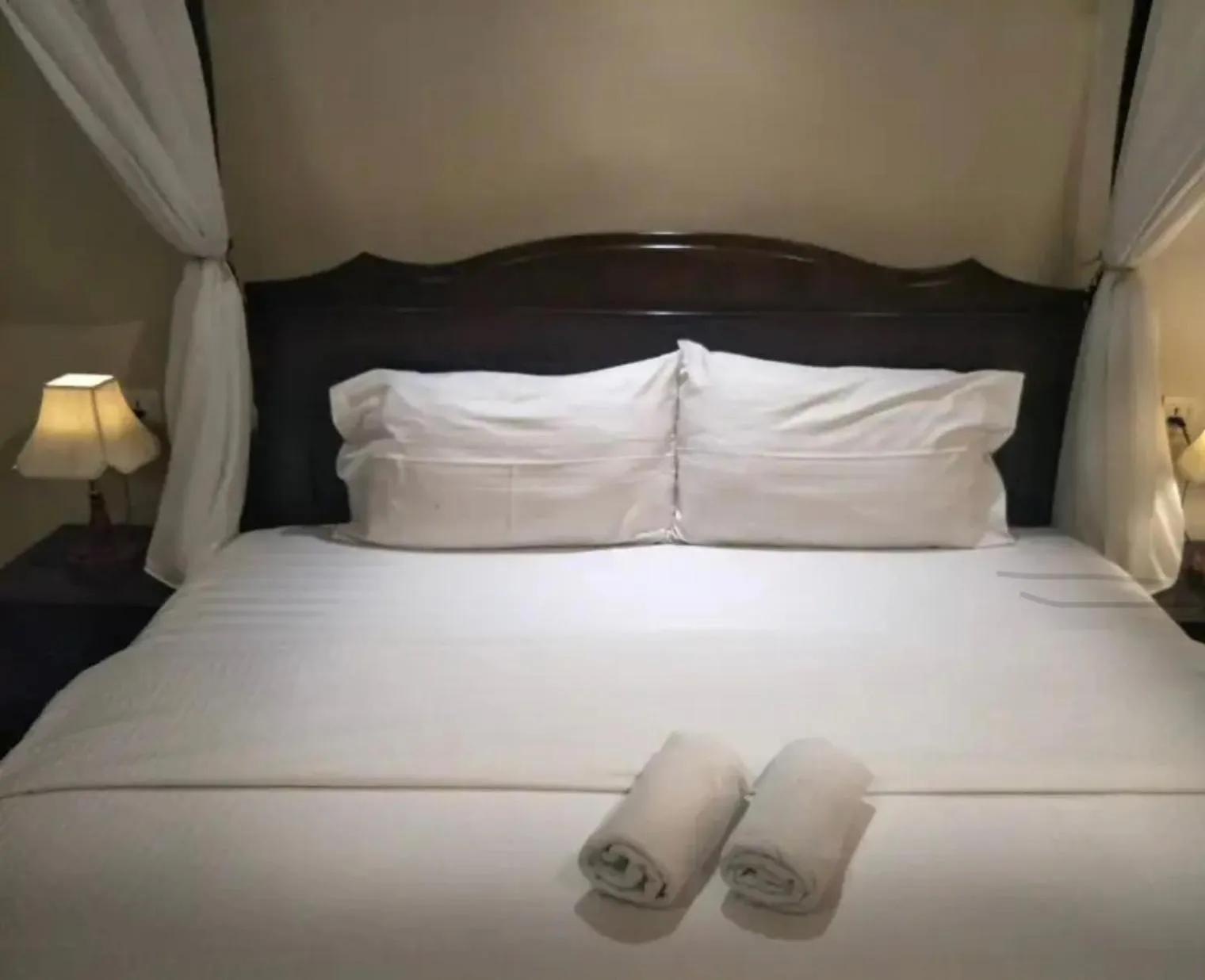 Bed in Armenian Suite Hotel