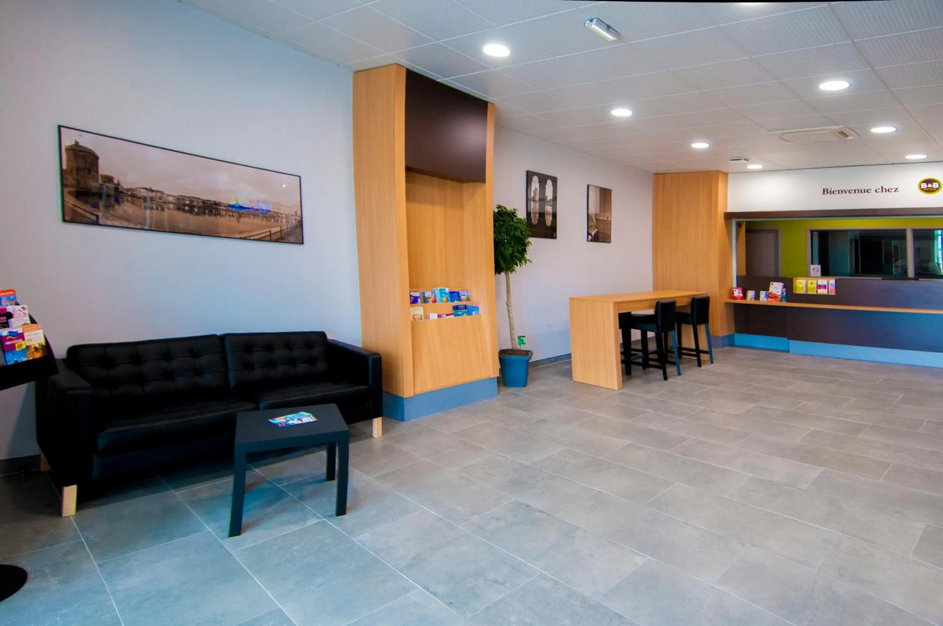 Living room in B&B HOTEL La Rochelle Beaulieu Puilboreau