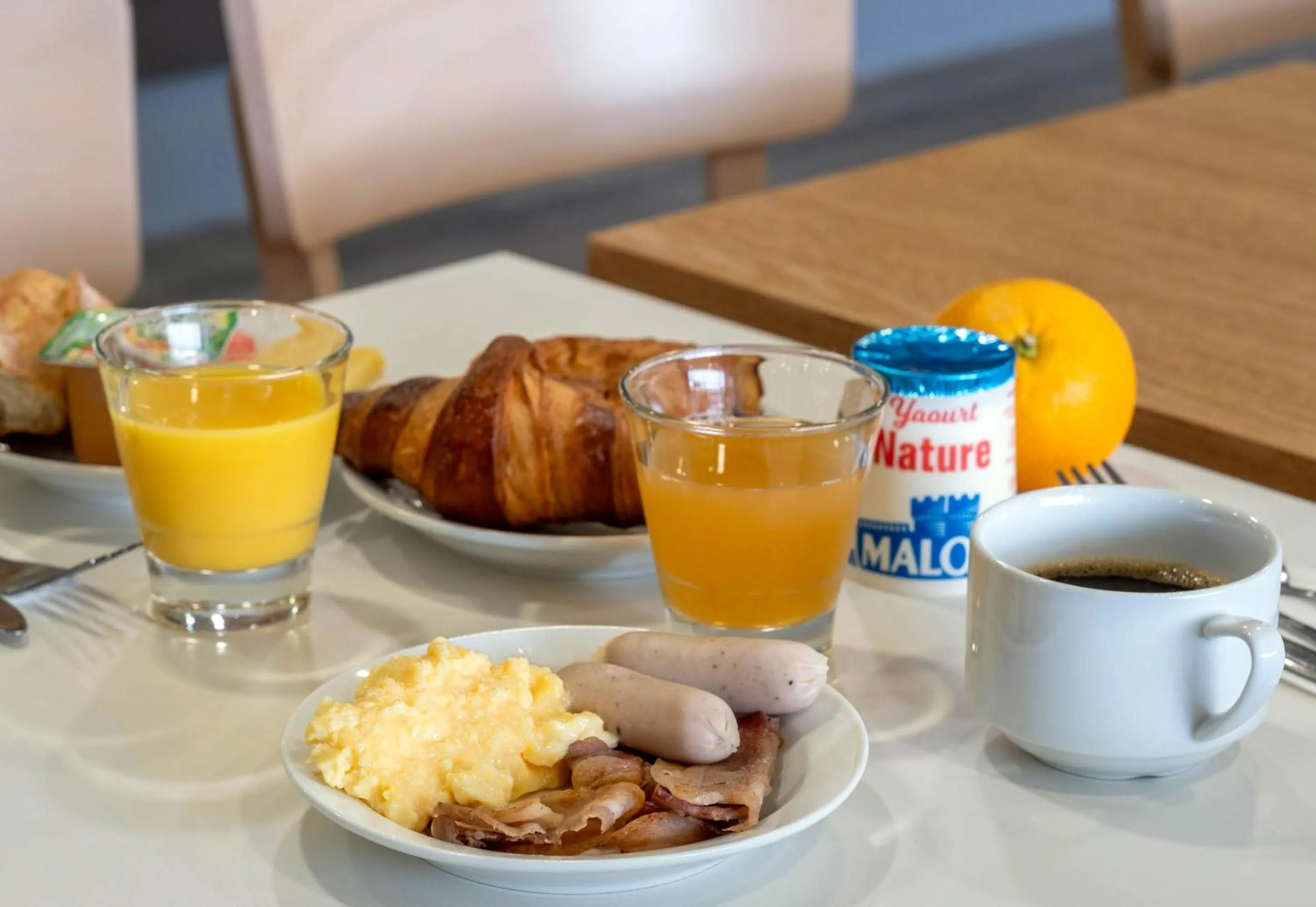 Breakfast in B&B HOTEL La Rochelle Beaulieu Puilboreau