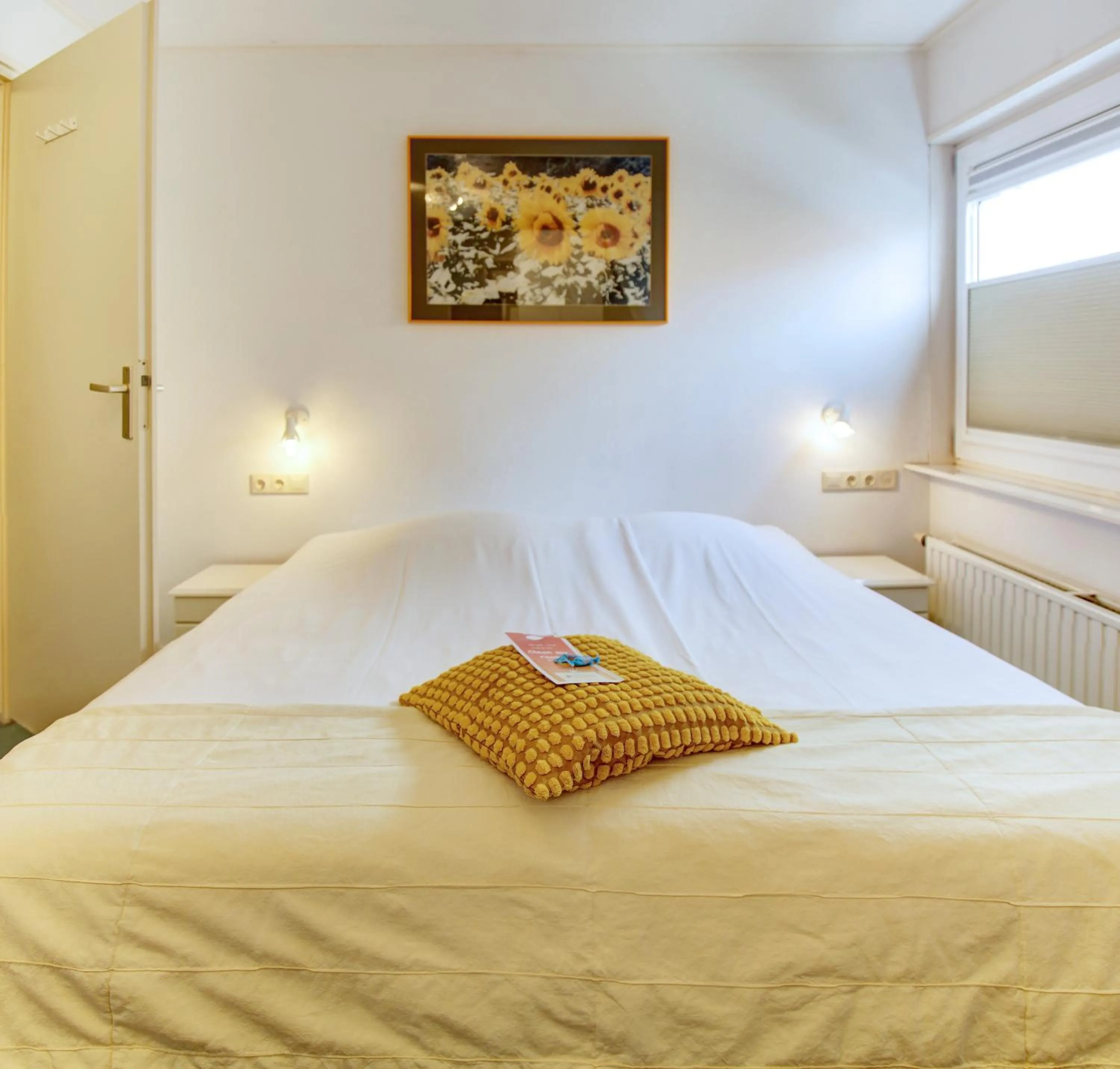 Bedroom, Bed in Hotel Kijkduin