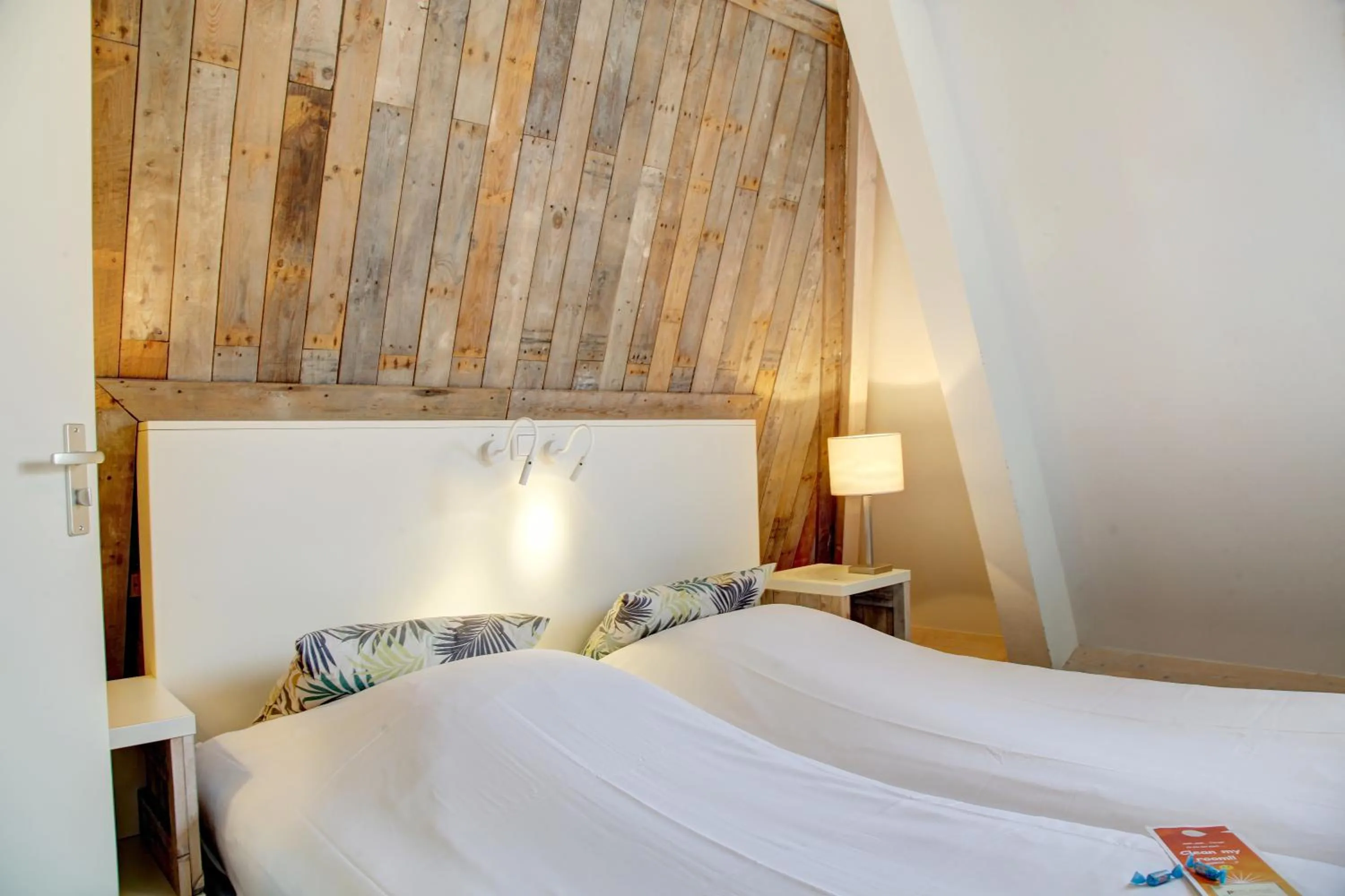 Bed in Hotel Kijkduin