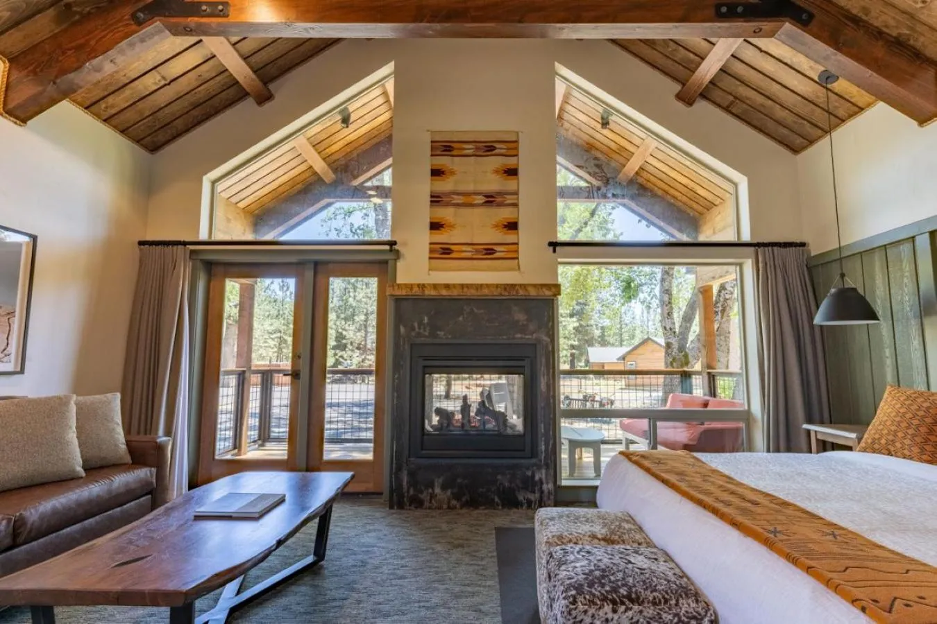 Living room, Bed in Firefall Ranch Yosemite