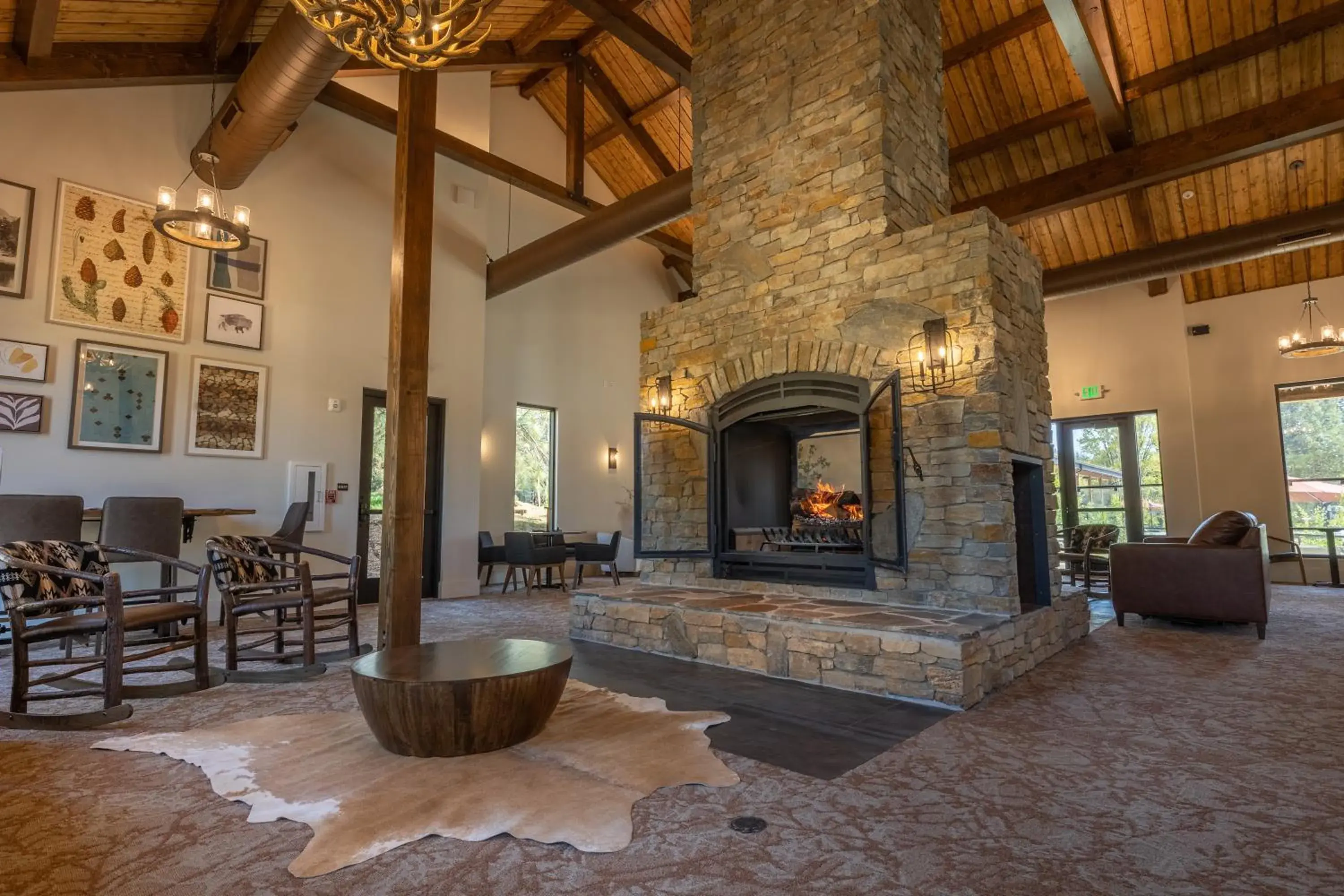 Lounge or bar in Firefall Ranch Yosemite Lounge or bar in Firefall Ranch Yosemite