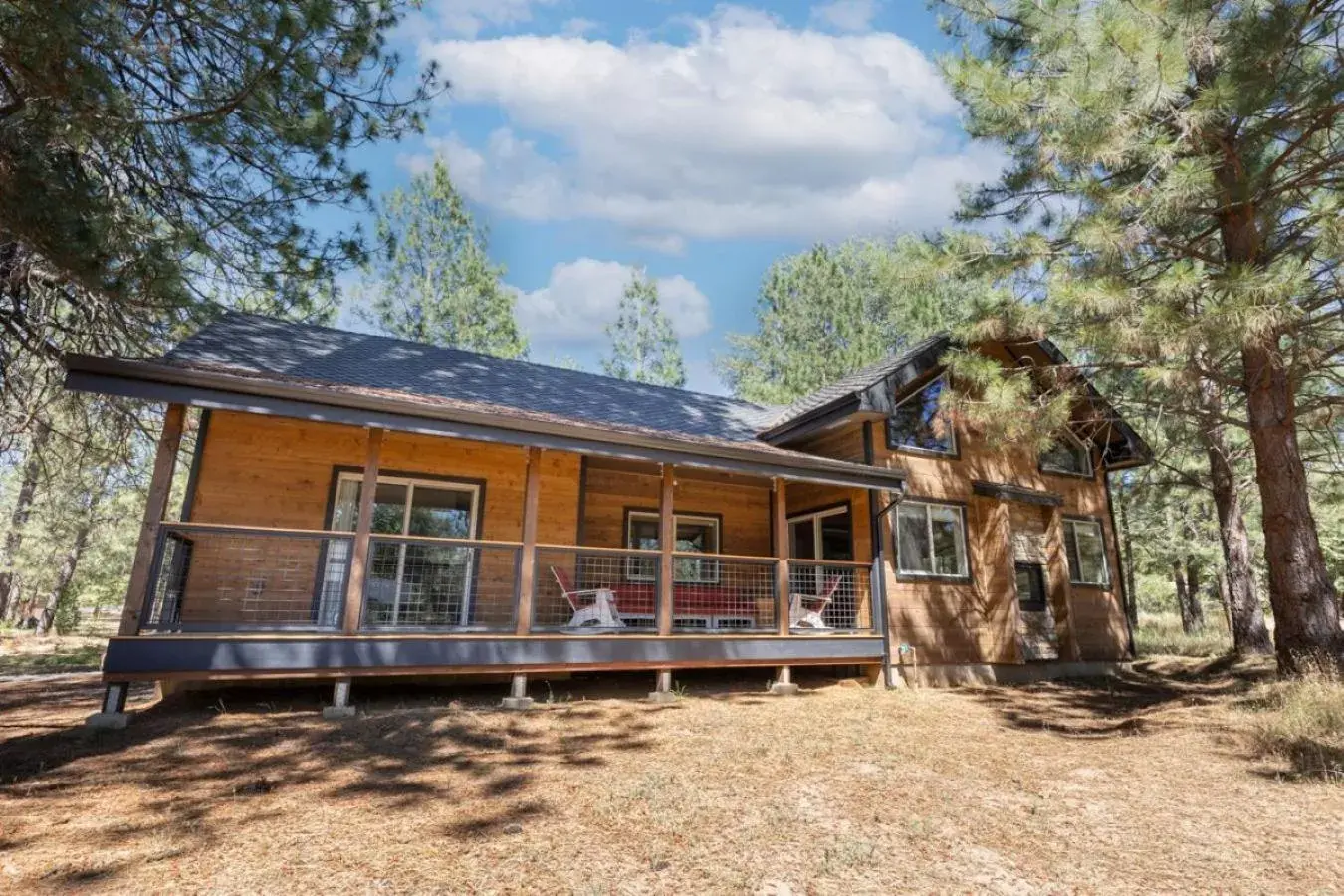Property building in Firefall Ranch Yosemite Property building in Firefall Ranch Yosemite