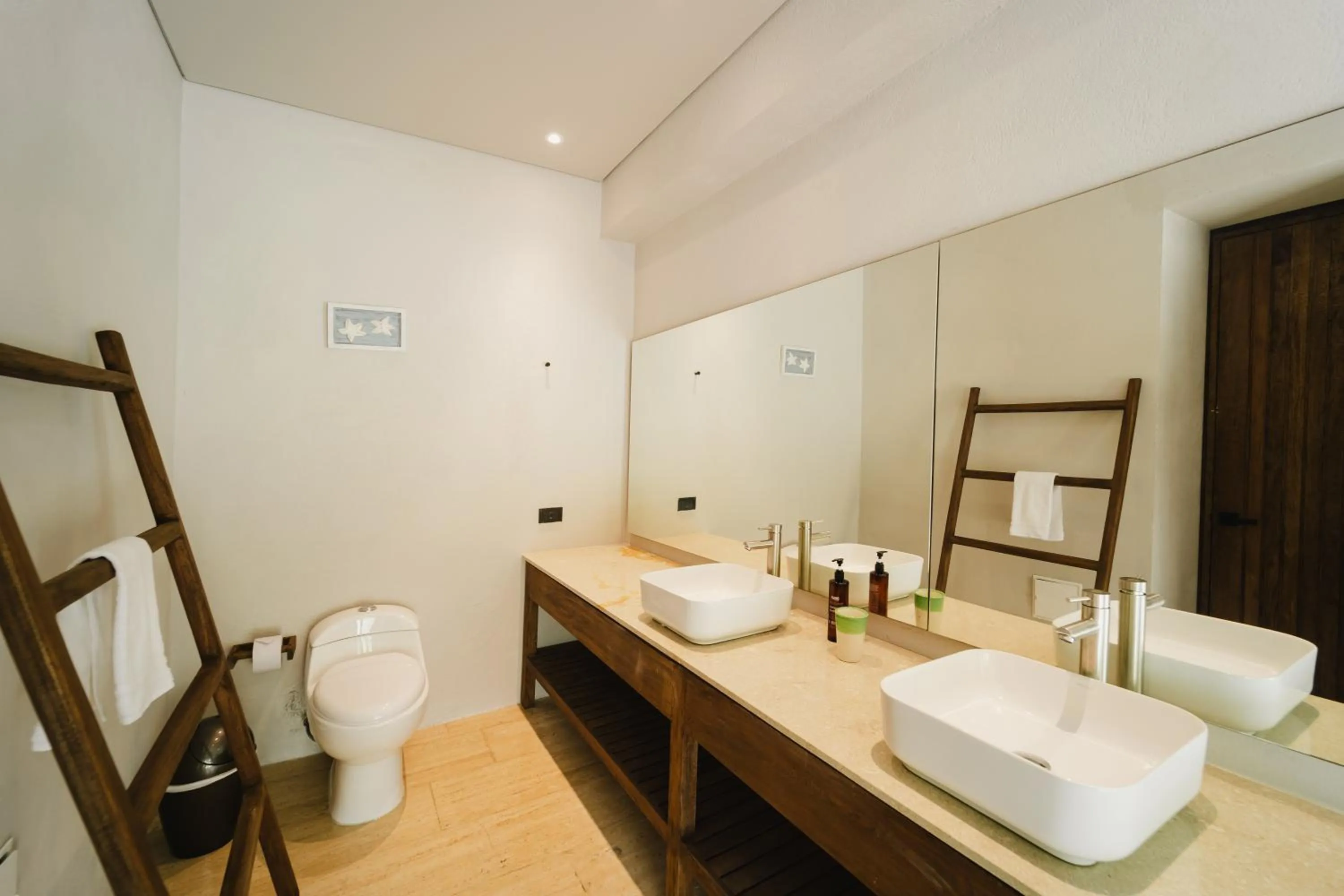 Bathroom in Naio Hotel y Villas By OxoHotel