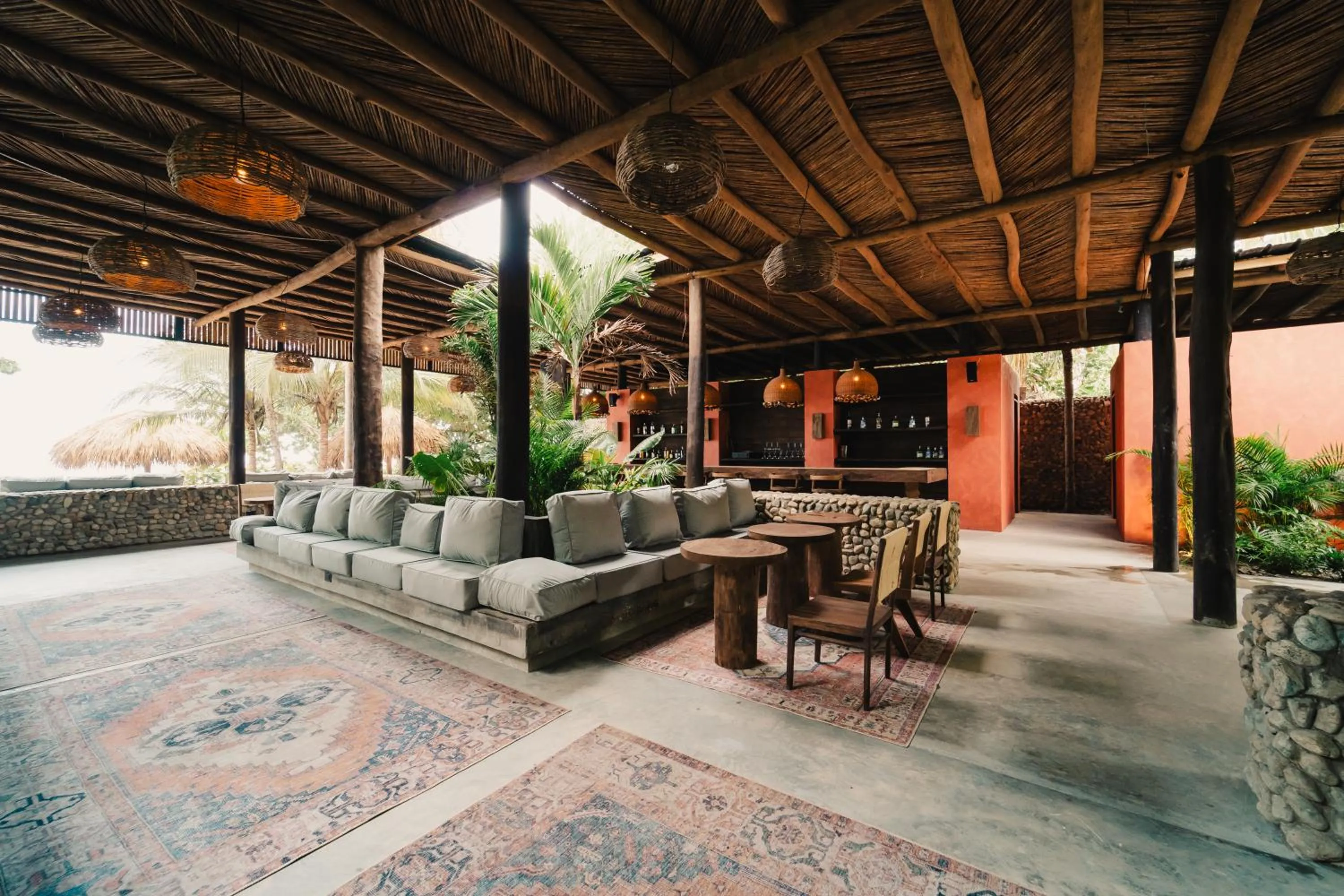 Restaurant/places to eat in Naio Hotel y Villas By OxoHotel